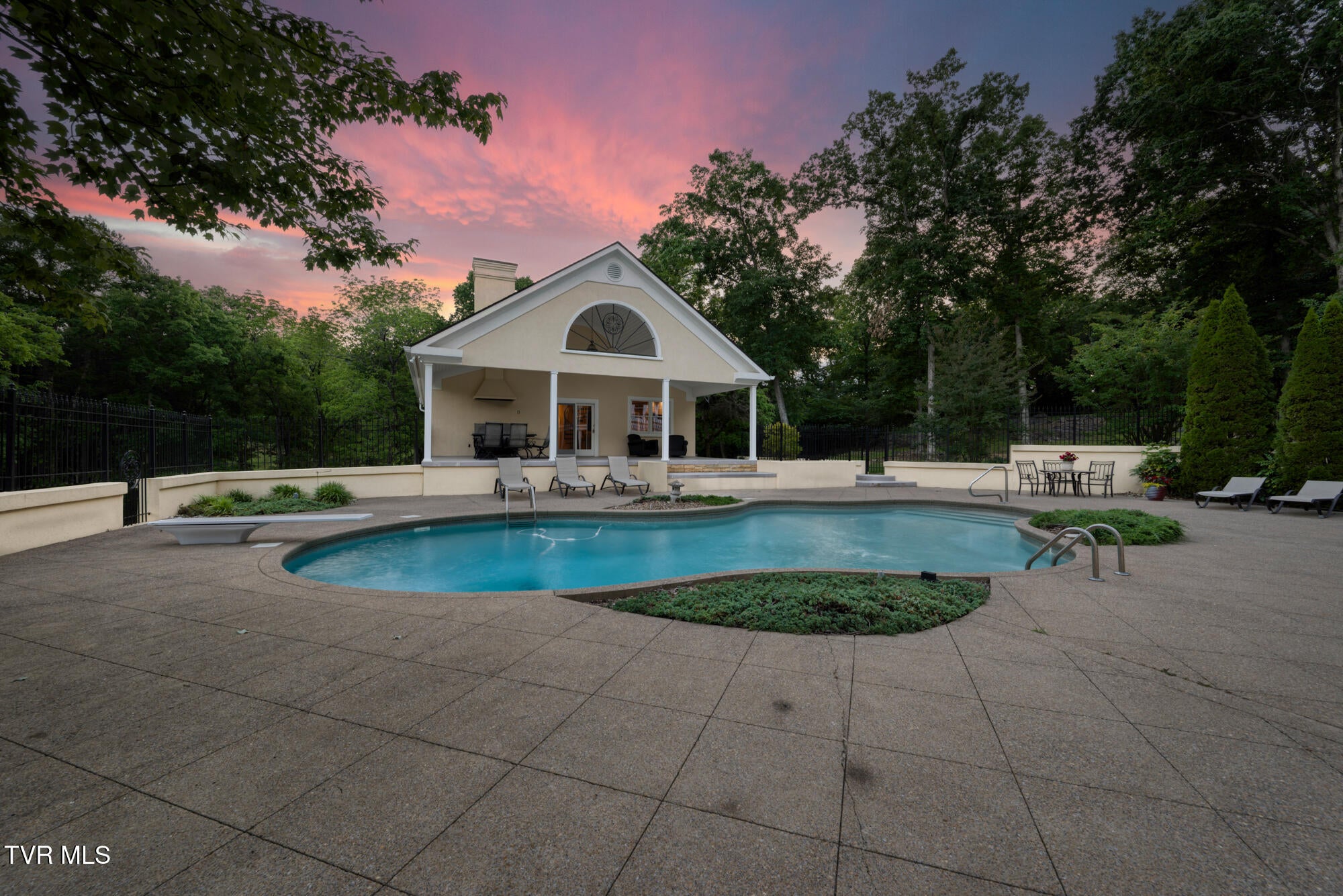 Blountville, Tennessee, 37617, United States, 8 Bedrooms Bedrooms, ,8 BathroomsBathrooms,Residential,Active,2007073