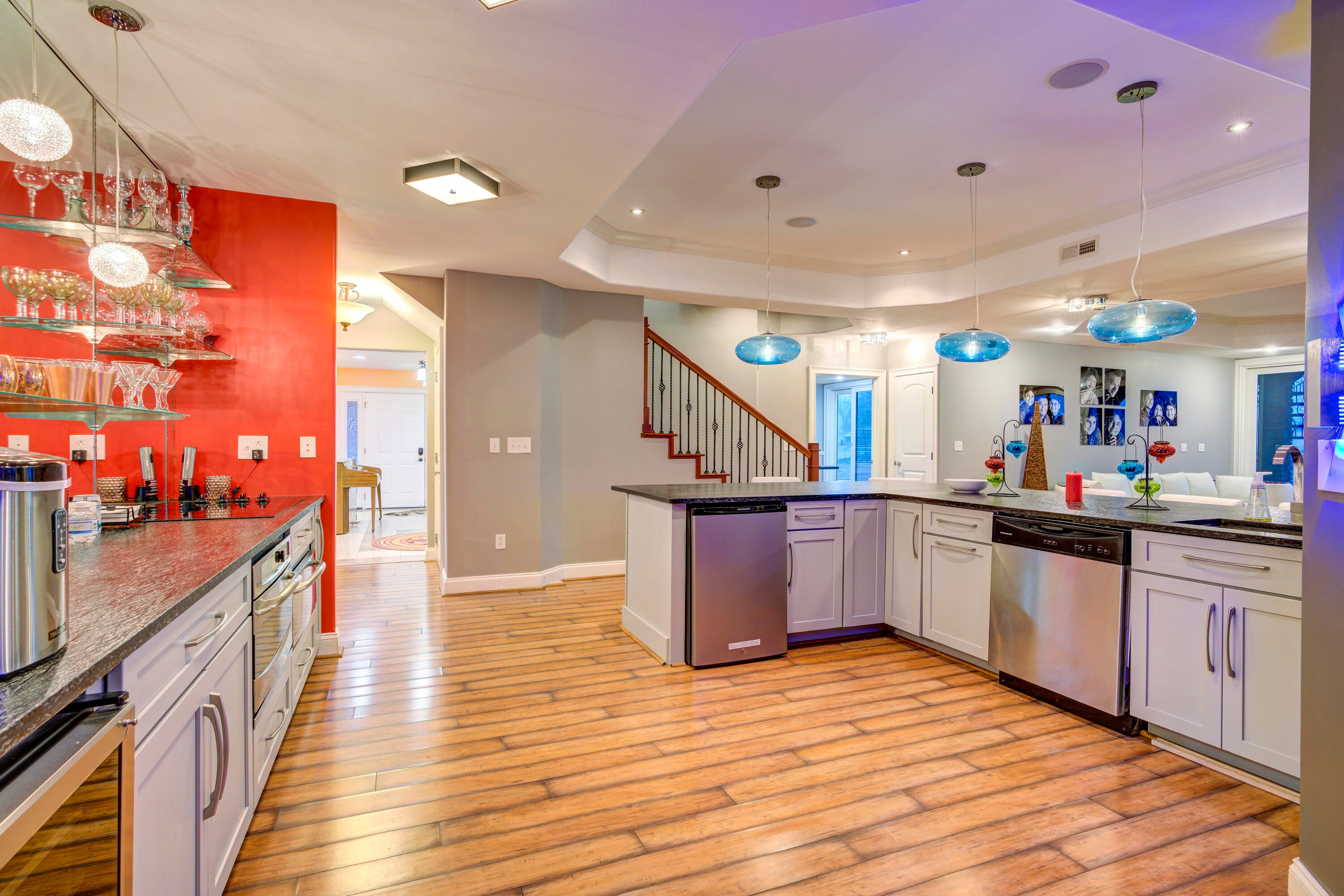 Johnson City, Tennessee, 37601, United States, ,11 BathroomsBathrooms,Residential,Active,1769538