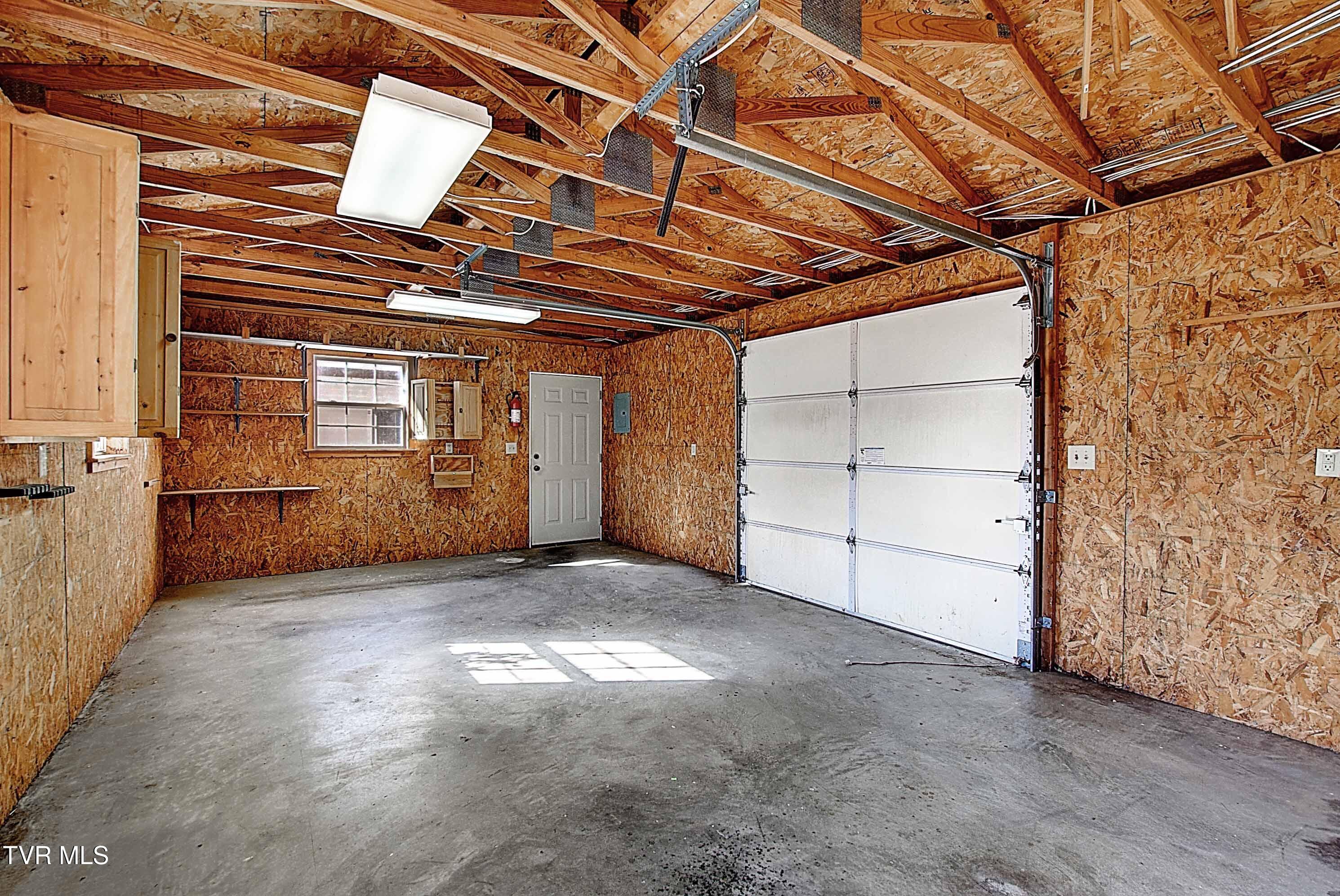 Johnson City, Tennessee, 37601, United States, 4 Bedrooms Bedrooms, ,3 BathroomsBathrooms,Residential,Active,1999331