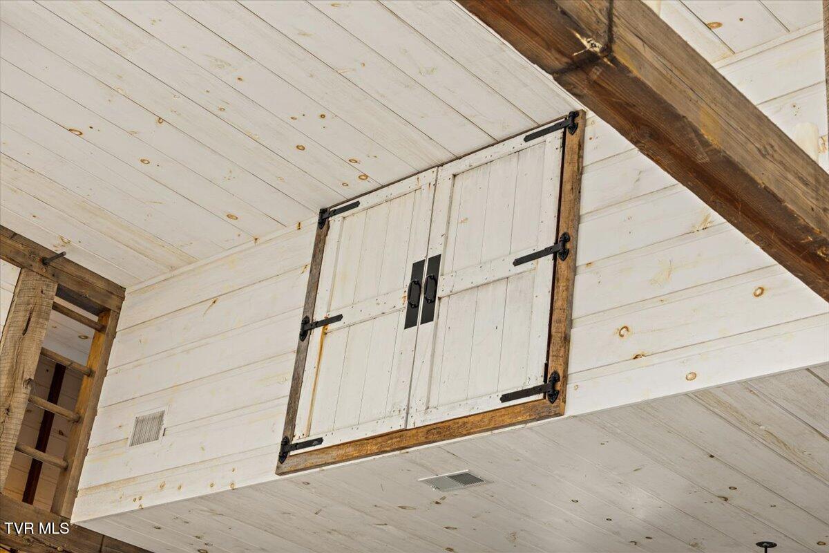 Johnson City, Tennessee, 37604, United States, 5 Bedrooms Bedrooms, ,6 BathroomsBathrooms,Residential,Active,2013176