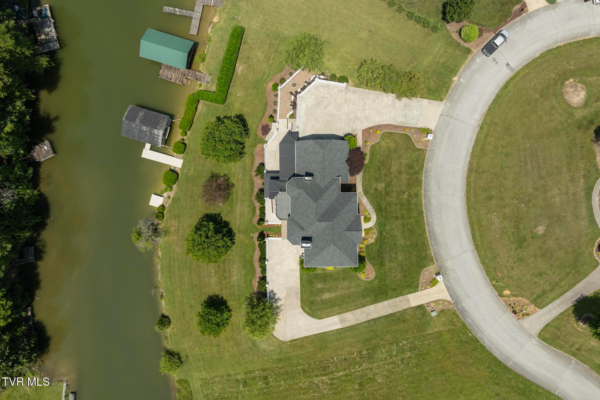 Piney Flats, Tennessee, 37686, United States, 5 Bedrooms Bedrooms, ,5 BathroomsBathrooms,Residential,Active,1849555