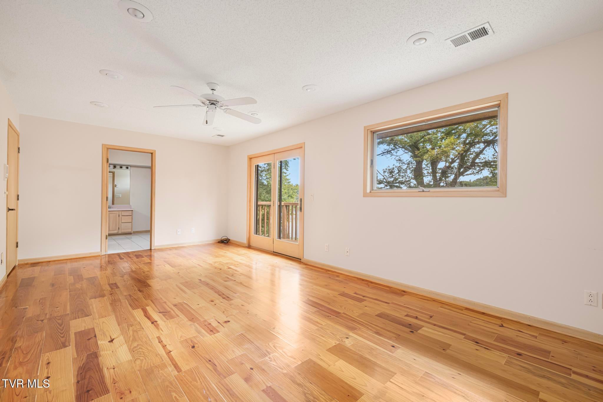 Gray, Tennessee, 37615, United States, 4 Bedrooms Bedrooms, ,5 BathroomsBathrooms,Residential,Active,1904698