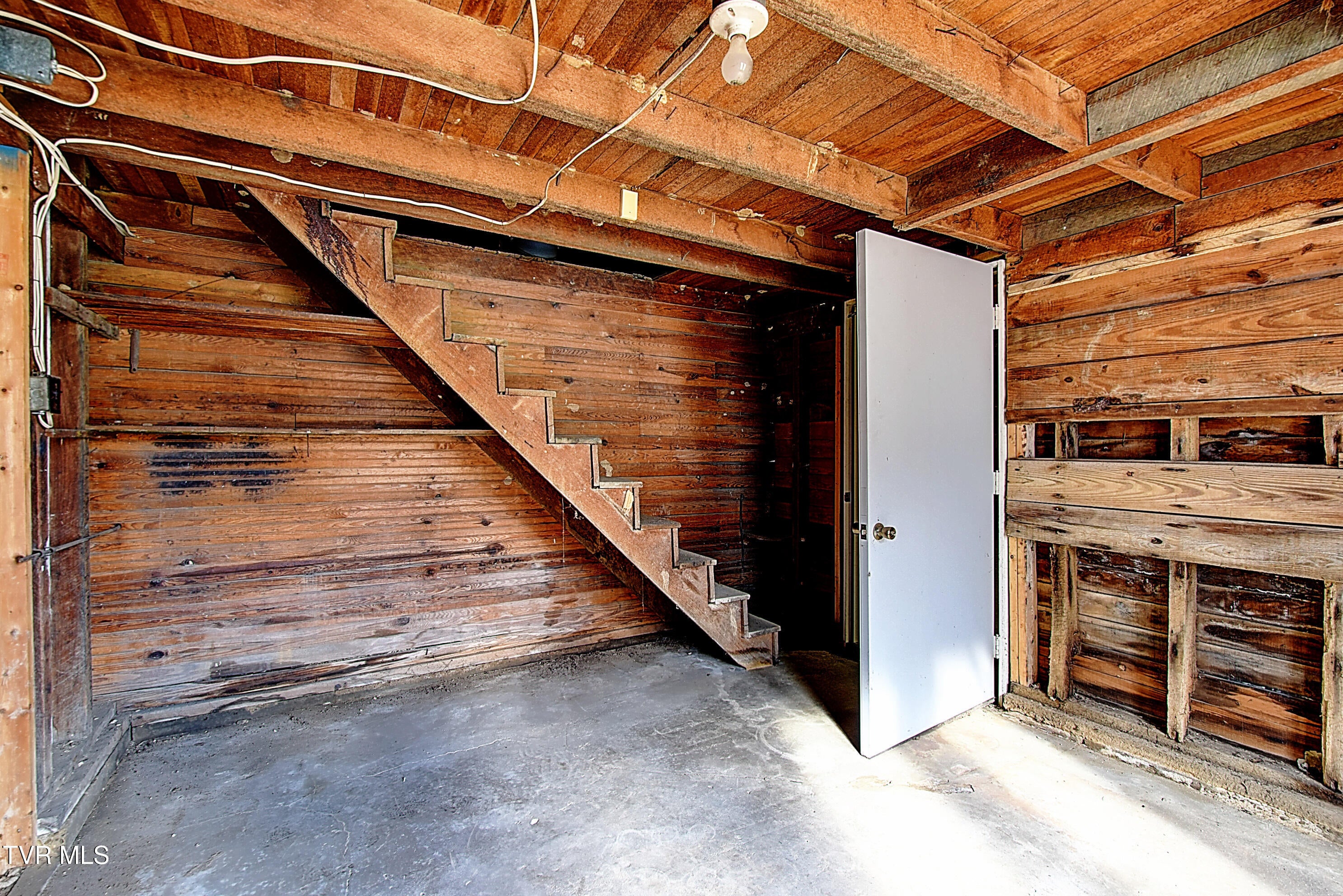 Johnson City, Tennessee, 37601, United States, 4 Bedrooms Bedrooms, ,3 BathroomsBathrooms,Residential,Active,1999331