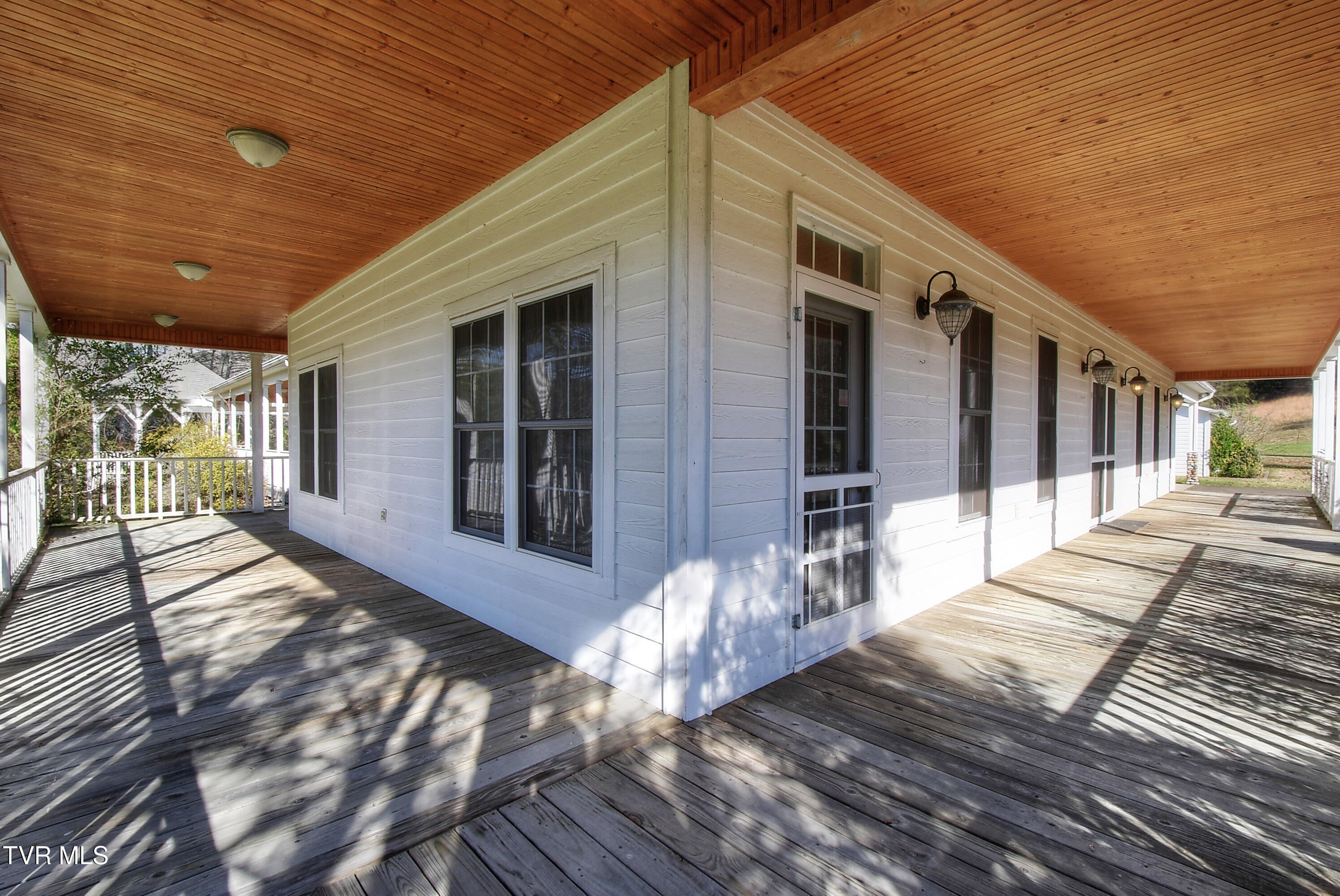 Johnson City, Tennessee, 37601, United States, 4 Bedrooms Bedrooms, ,3 BathroomsBathrooms,Residential,Active,1999331