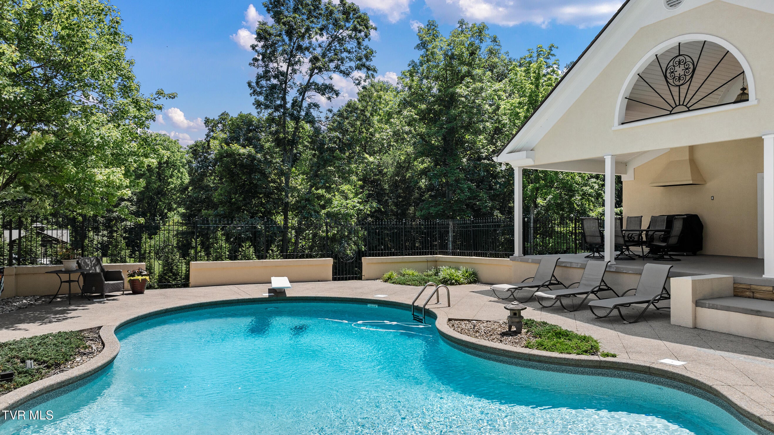 Blountville, Tennessee, 37617, United States, 8 Bedrooms Bedrooms, ,8 BathroomsBathrooms,Residential,Active,2007073