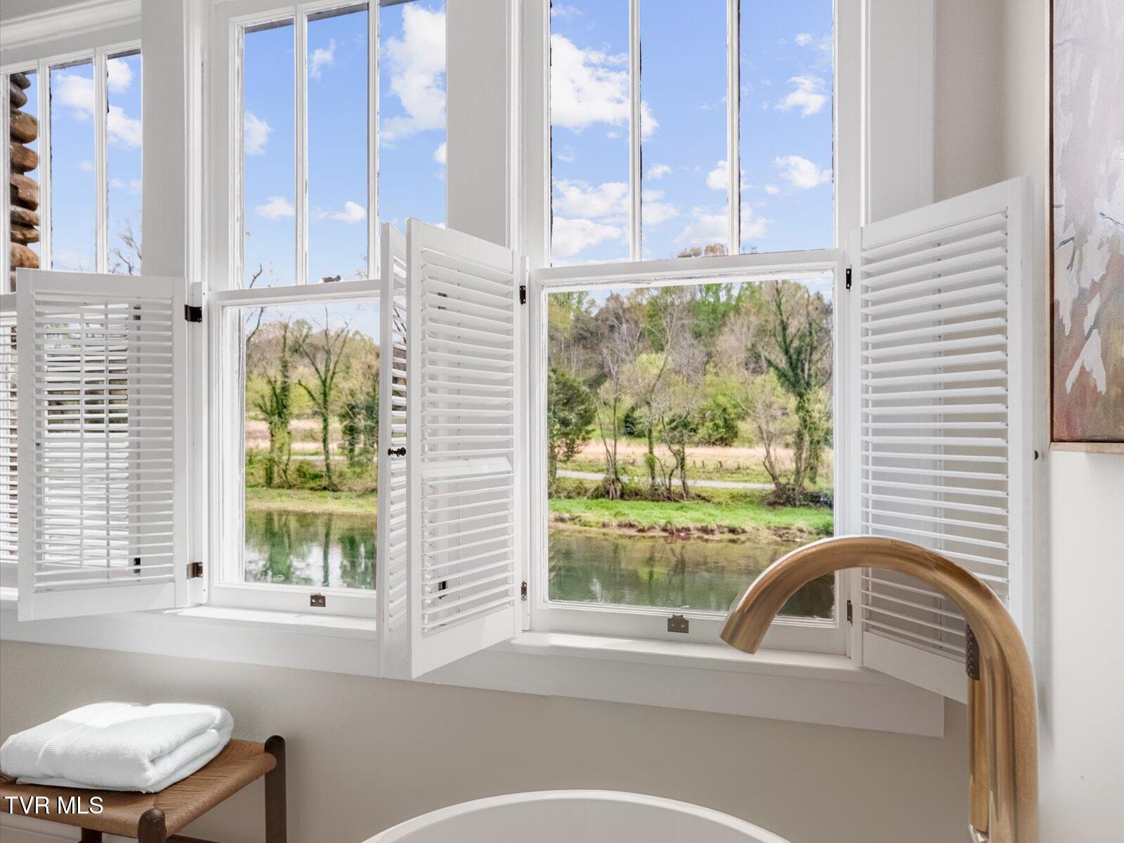 Bristol, Tennessee, 37620, United States, 3 Bedrooms Bedrooms, ,3 BathroomsBathrooms,Residential,Active,2007074