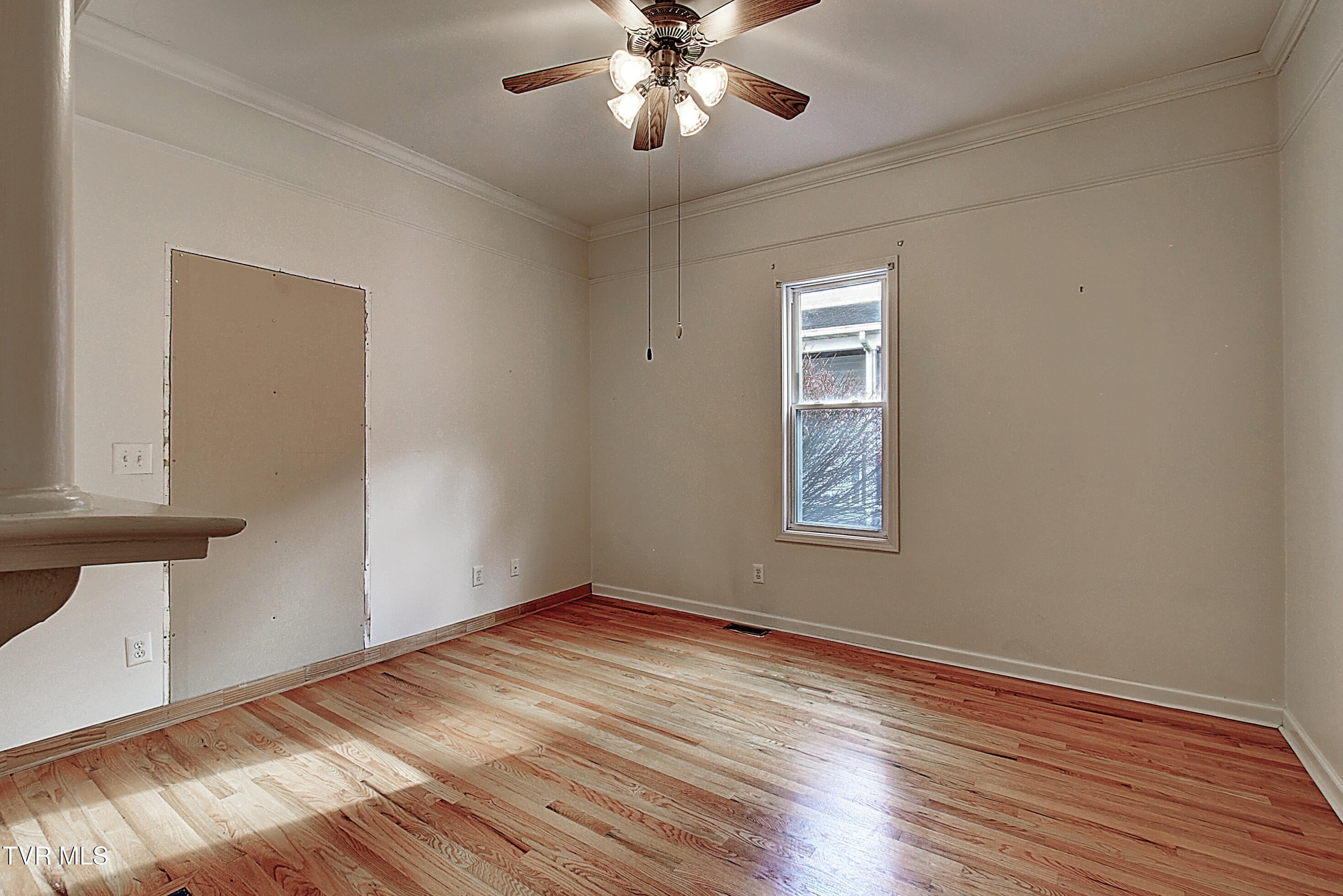 Johnson City, Tennessee, 37601, United States, 4 Bedrooms Bedrooms, ,3 BathroomsBathrooms,Residential,Active,1999331