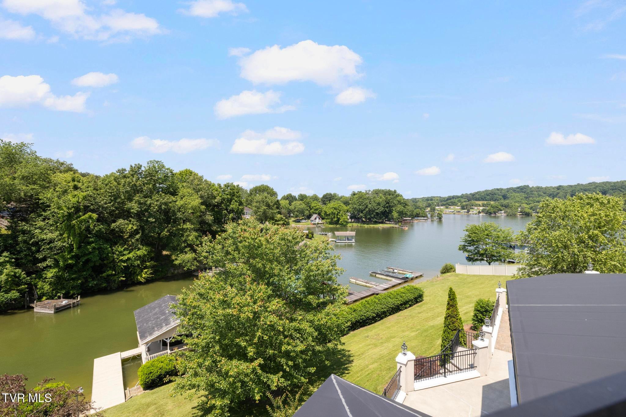 Piney Flats, Tennessee, 37686, United States, 5 Bedrooms Bedrooms, ,5 BathroomsBathrooms,Residential,Active,1849555