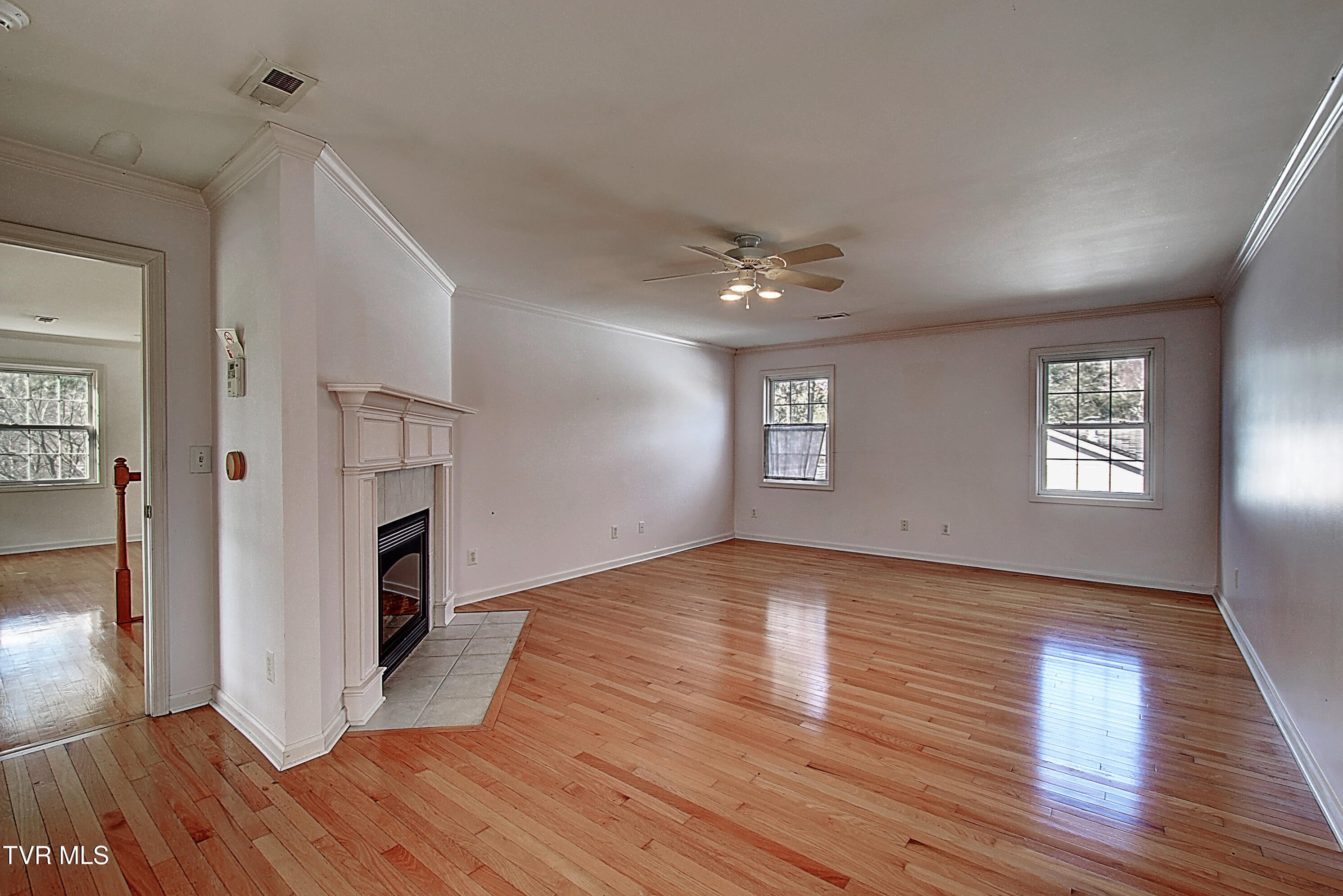 Johnson City, Tennessee, 37601, United States, 4 Bedrooms Bedrooms, ,3 BathroomsBathrooms,Residential,Active,1999331