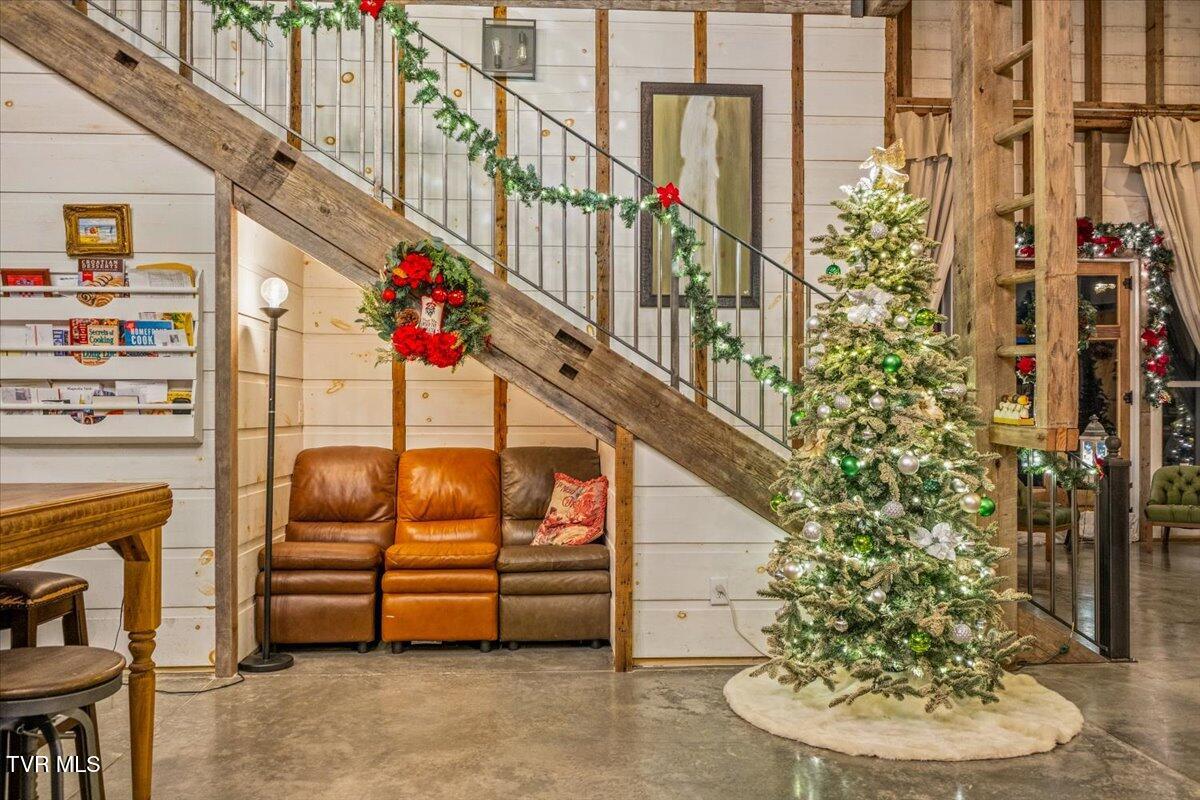 Johnson City, Tennessee, 37604, United States, 5 Bedrooms Bedrooms, ,6 BathroomsBathrooms,Residential,Active,2013176