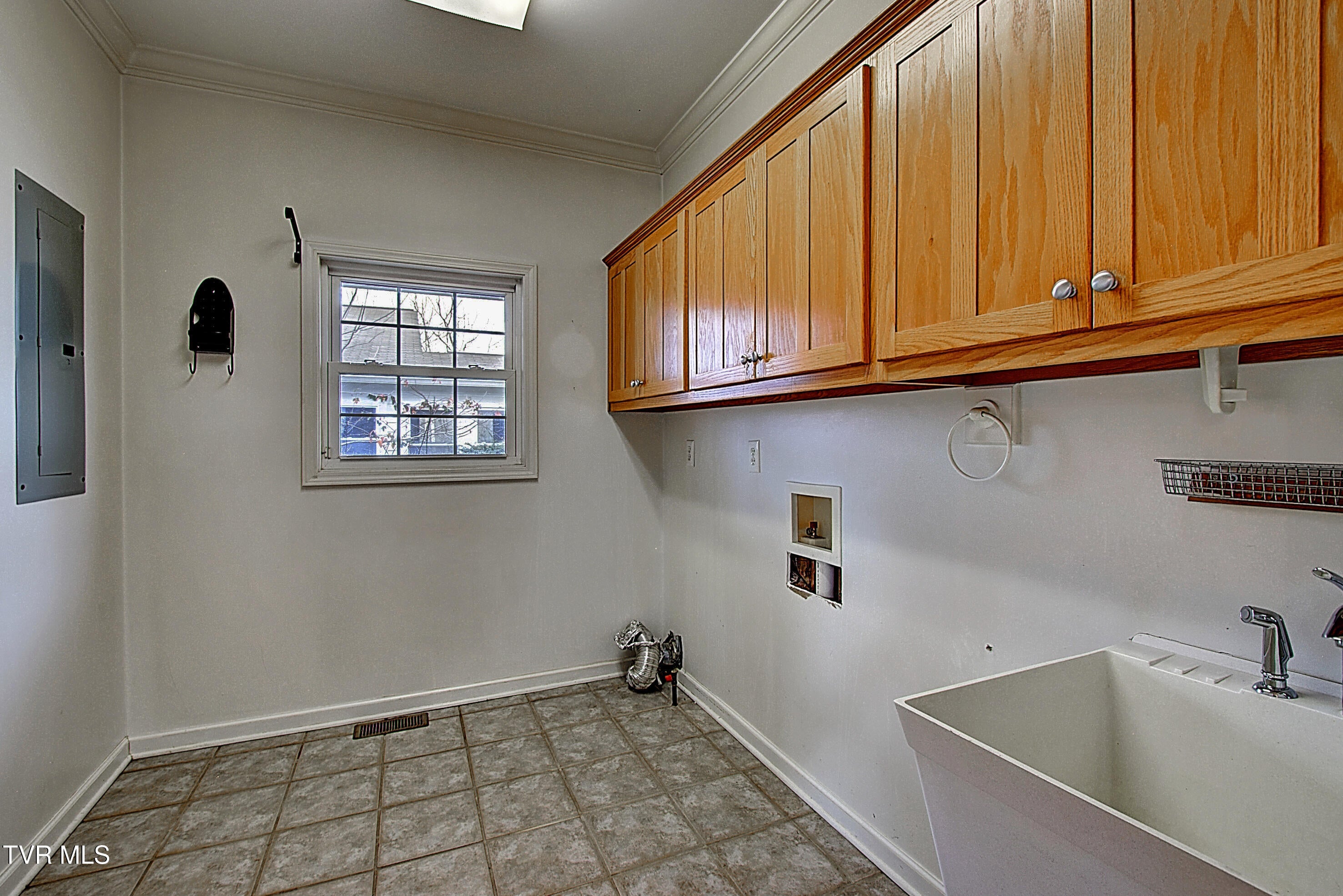 Johnson City, Tennessee, 37601, United States, 4 Bedrooms Bedrooms, ,3 BathroomsBathrooms,Residential,Active,1999331