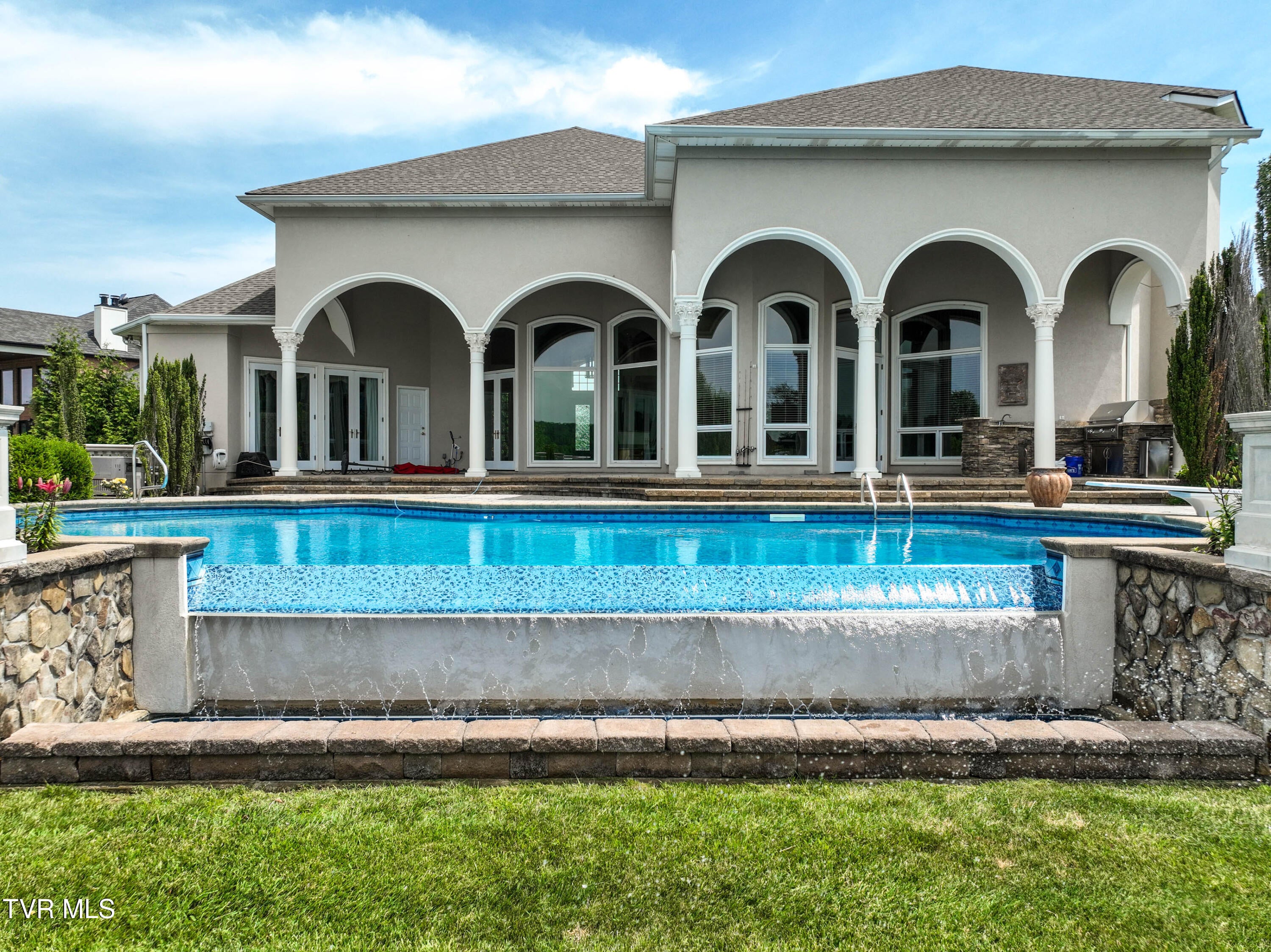 Johnson City, Tennessee, 37615, United States, ,6 BathroomsBathrooms,Residential,Active,1773218