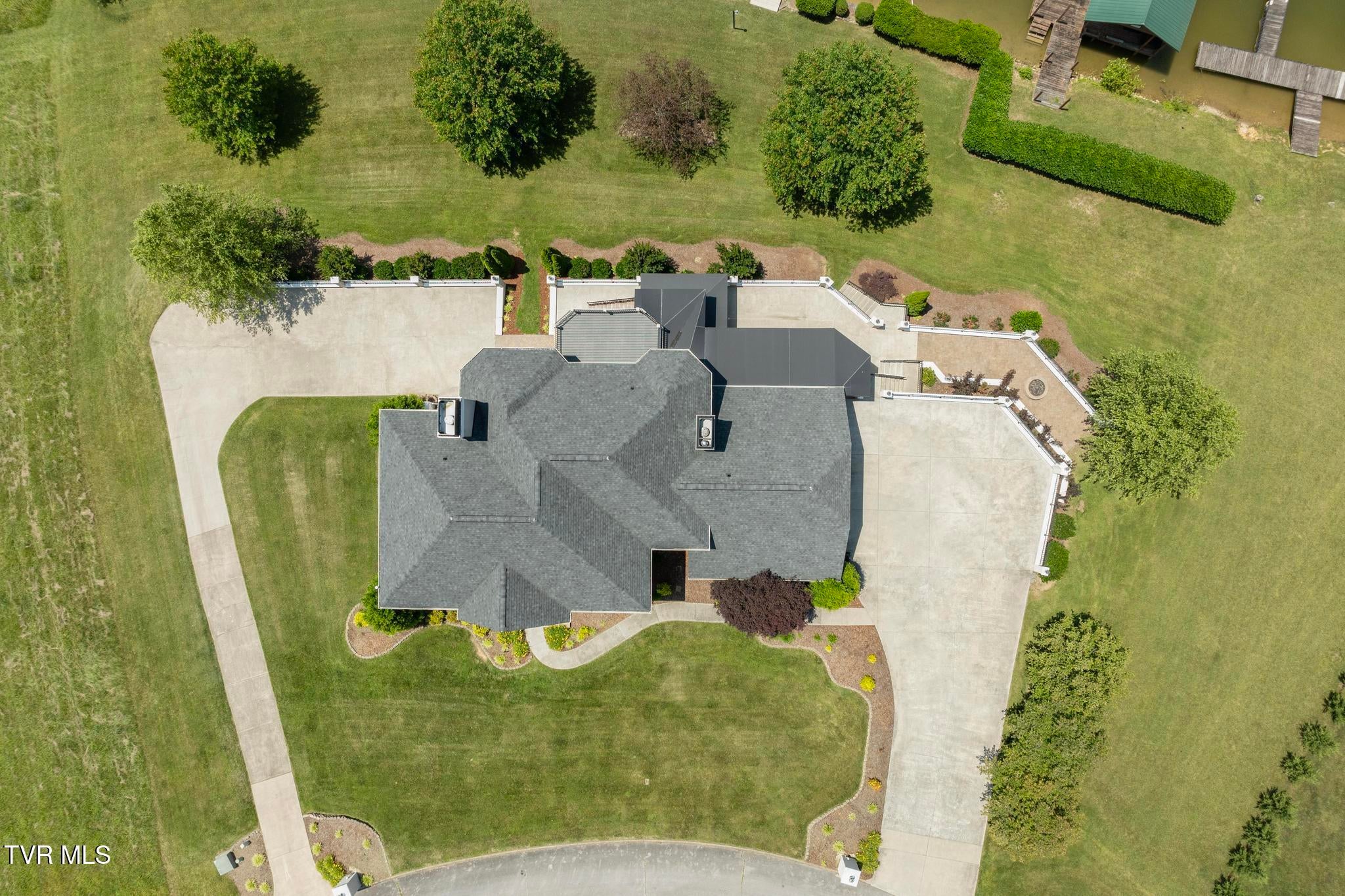 Piney Flats, Tennessee, 37686, United States, 5 Bedrooms Bedrooms, ,5 BathroomsBathrooms,Residential,Active,1849555