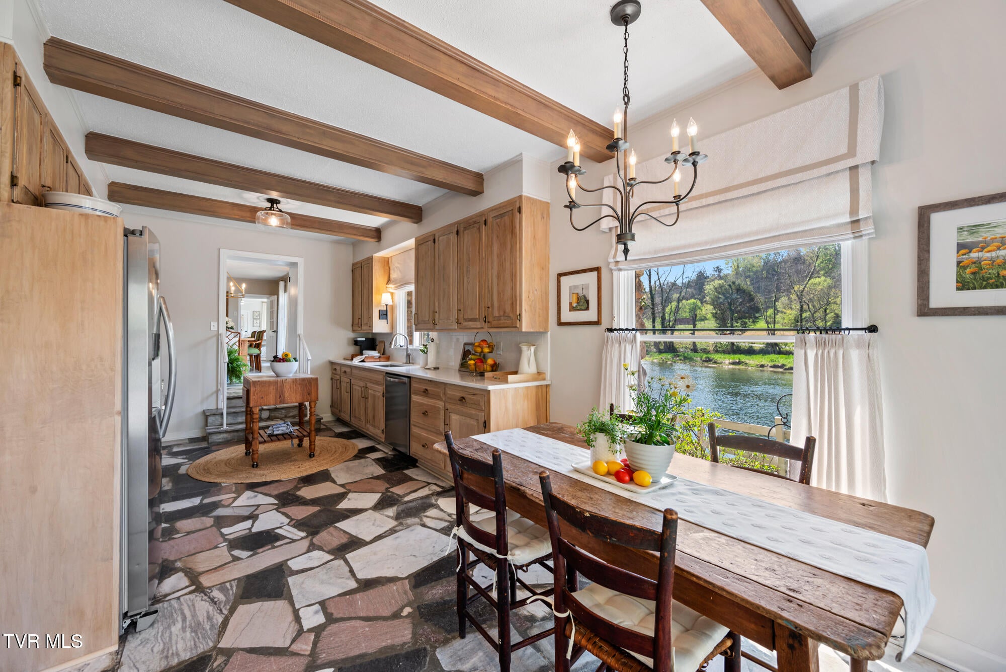 Bristol, Tennessee, 37620, United States, 3 Bedrooms Bedrooms, ,3 BathroomsBathrooms,Residential,Active,2007074