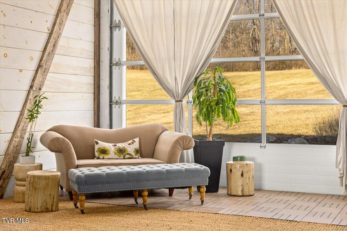 Johnson City, Tennessee, 37604, United States, 5 Bedrooms Bedrooms, ,6 BathroomsBathrooms,Residential,Active,2013176