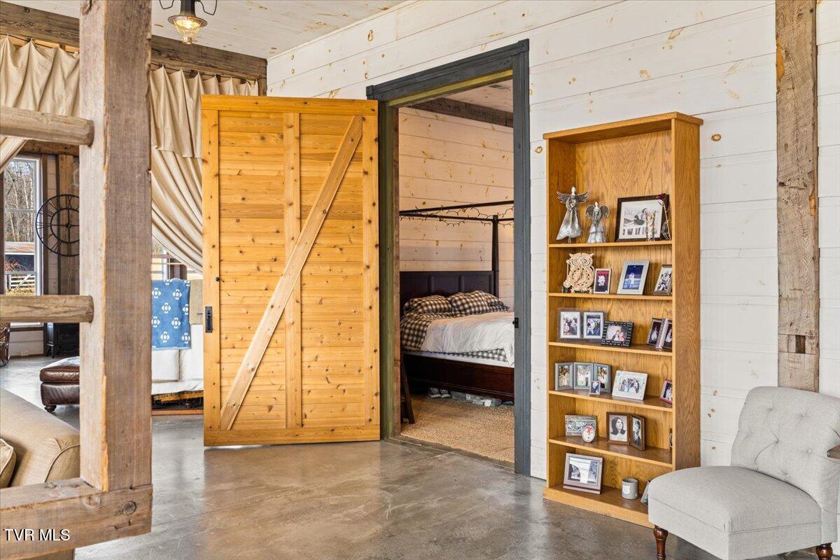 Johnson City, Tennessee, 37604, United States, 5 Bedrooms Bedrooms, ,6 BathroomsBathrooms,Residential,Active,2013176