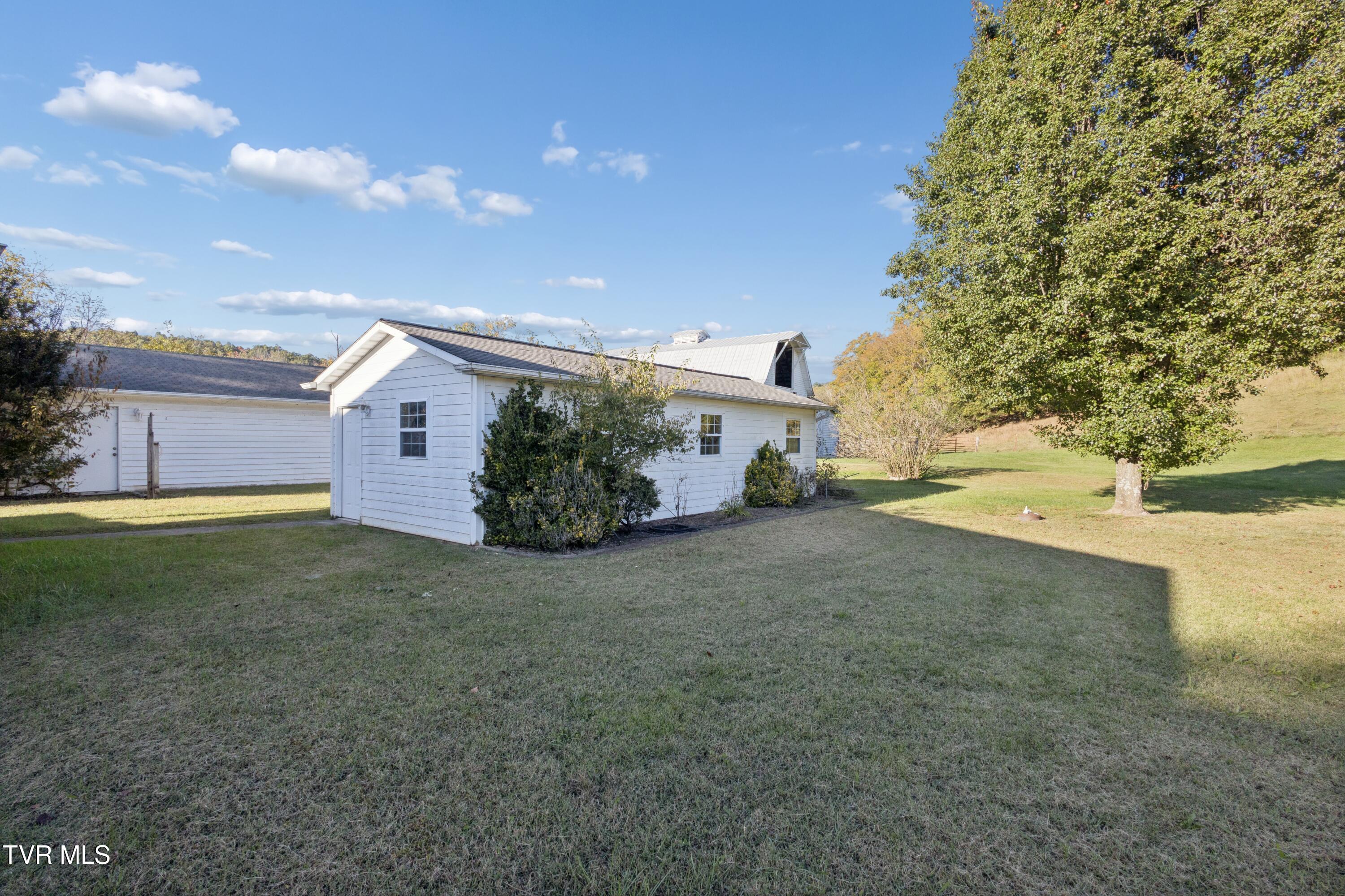 Johnson City, Tennessee, 37601, United States, 4 Bedrooms Bedrooms, ,3 BathroomsBathrooms,Residential,Active,1999331