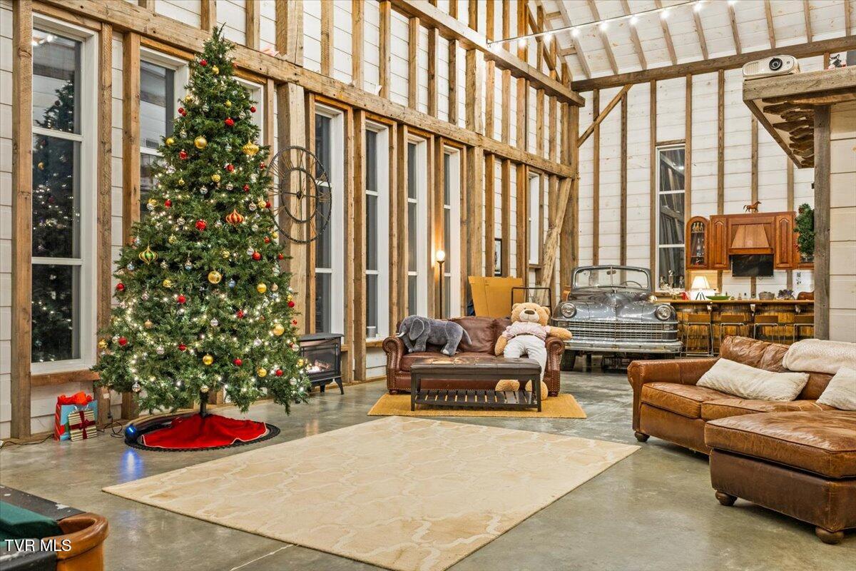 Johnson City, Tennessee, 37604, United States, 5 Bedrooms Bedrooms, ,6 BathroomsBathrooms,Residential,Active,2013176