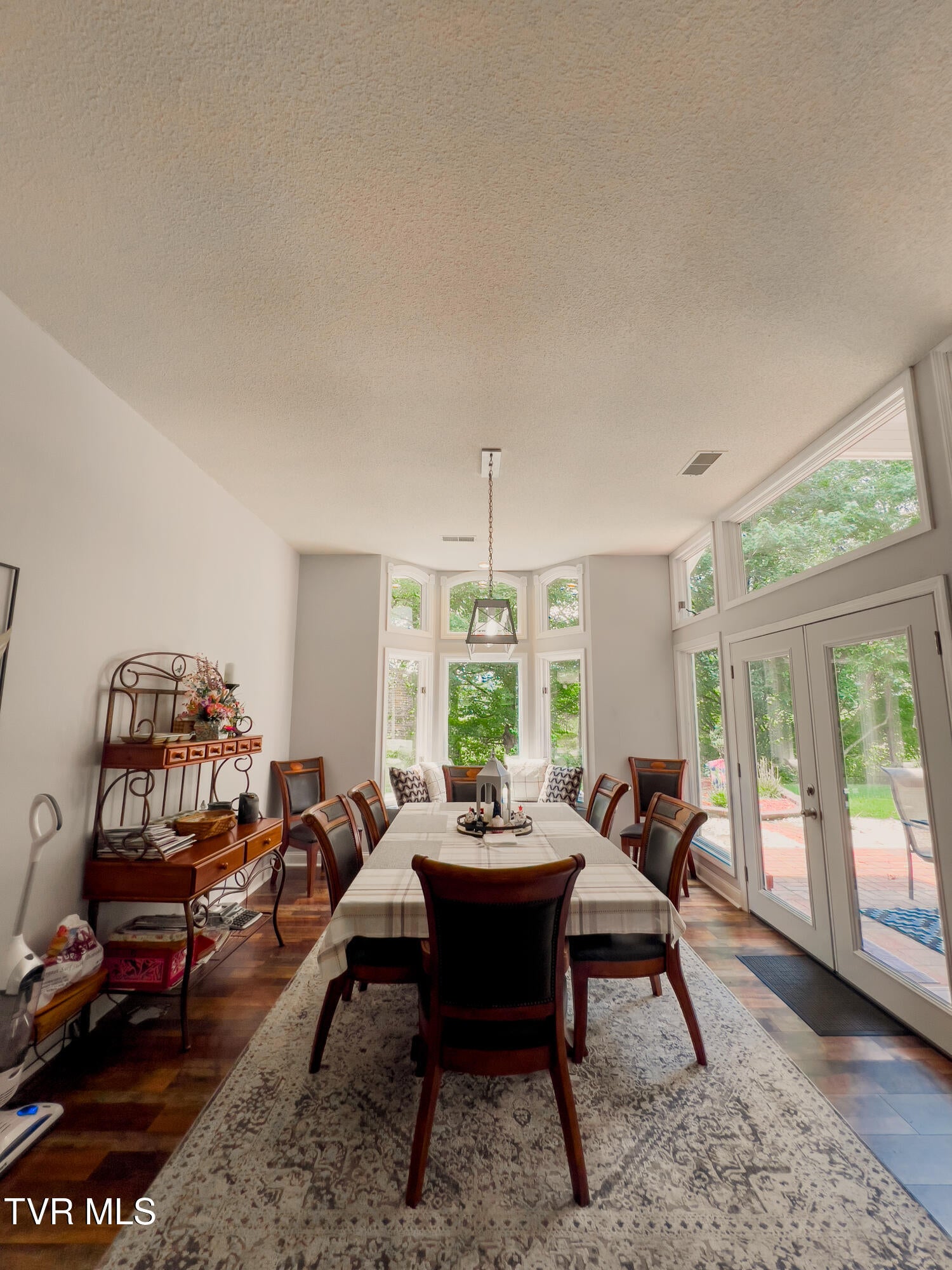 Unicoi, Tennessee, 37692, United States, 3 Bedrooms Bedrooms, ,4 BathroomsBathrooms,Residential,Active,1936616