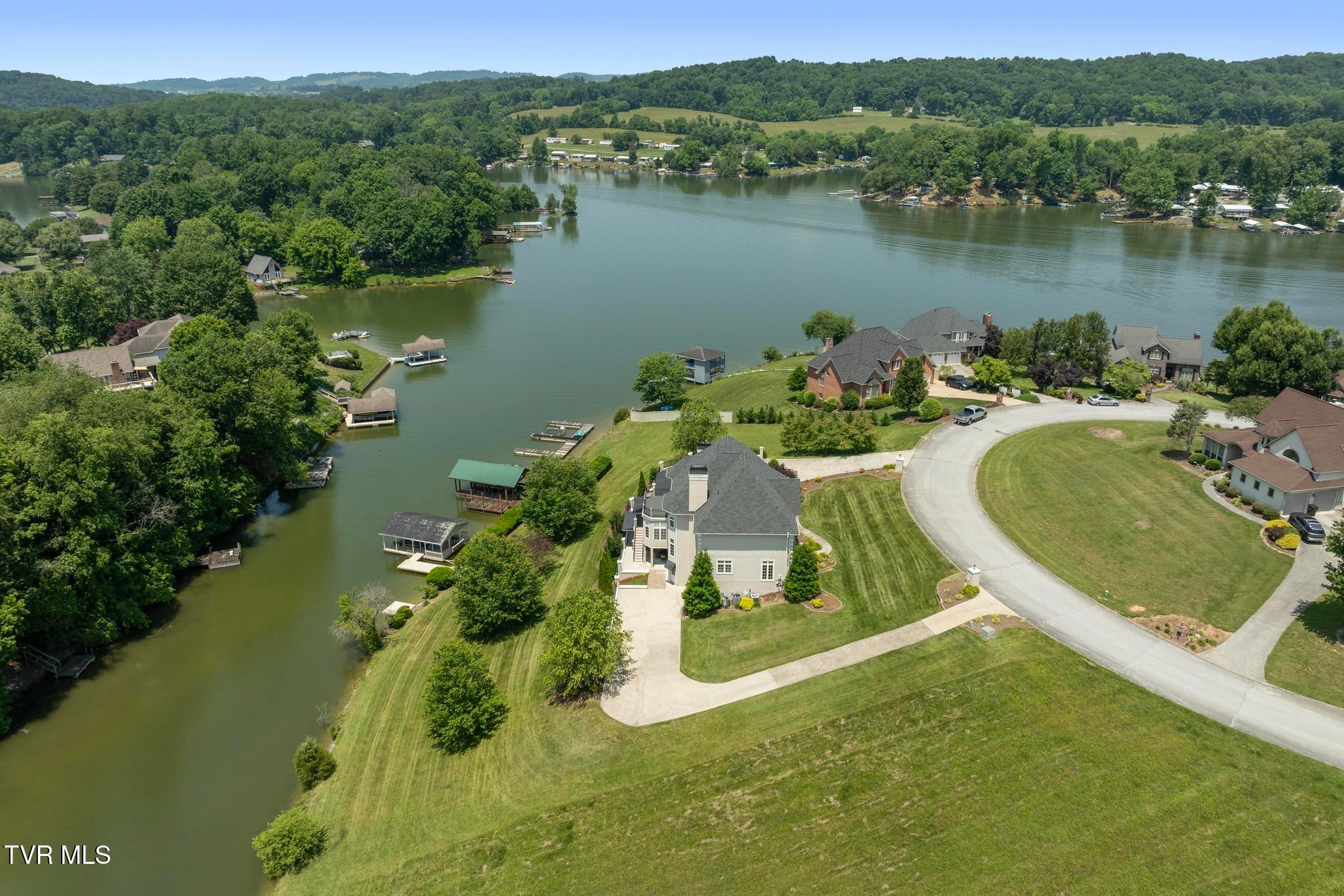 Piney Flats, Tennessee, 37686, United States, 5 Bedrooms Bedrooms, ,5 BathroomsBathrooms,Residential,Active,1849555