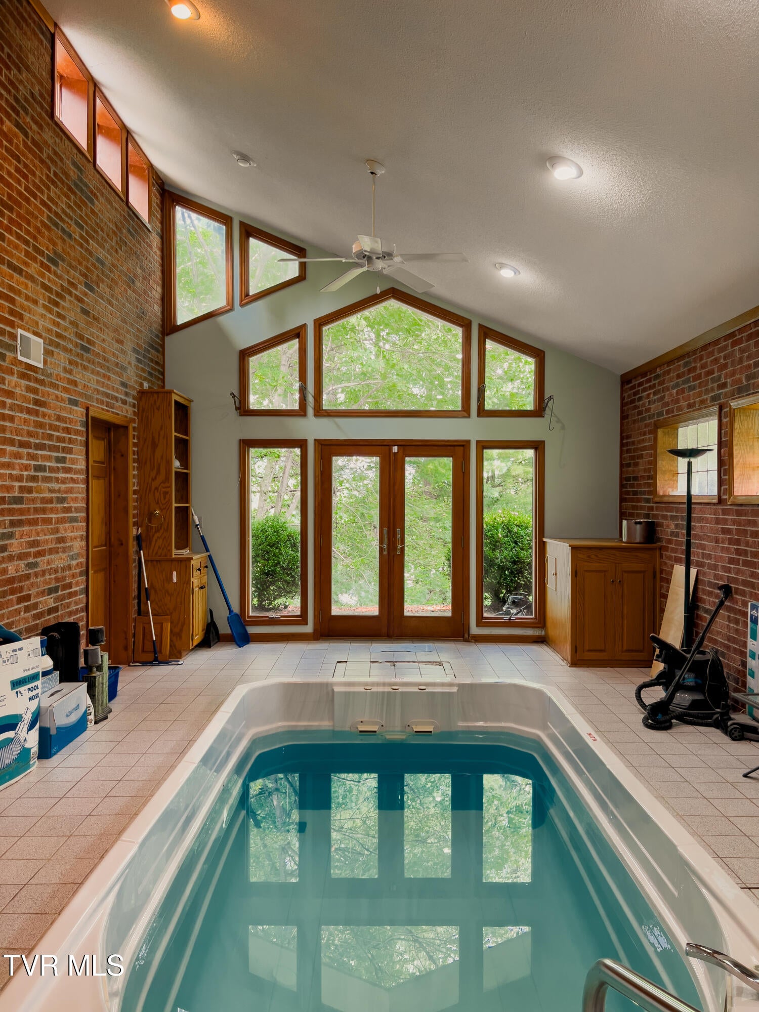 Unicoi, Tennessee, 37692, United States, 3 Bedrooms Bedrooms, ,4 BathroomsBathrooms,Residential,Active,1936616