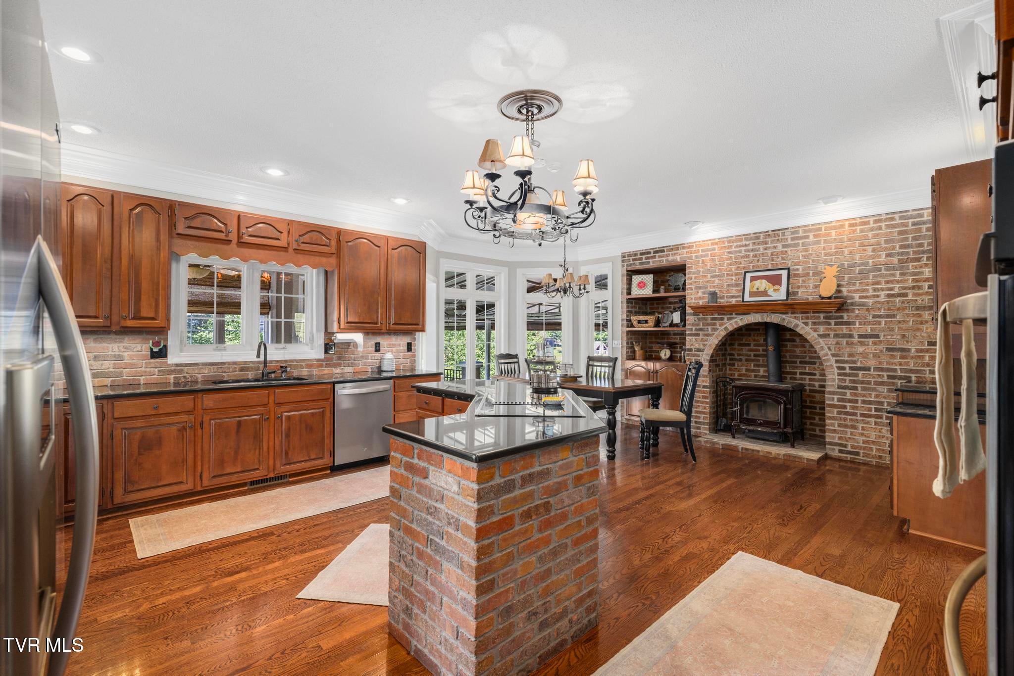 Piney Flats, Tennessee, 37686, United States, 5 Bedrooms Bedrooms, ,5 BathroomsBathrooms,Residential,Active,1849555