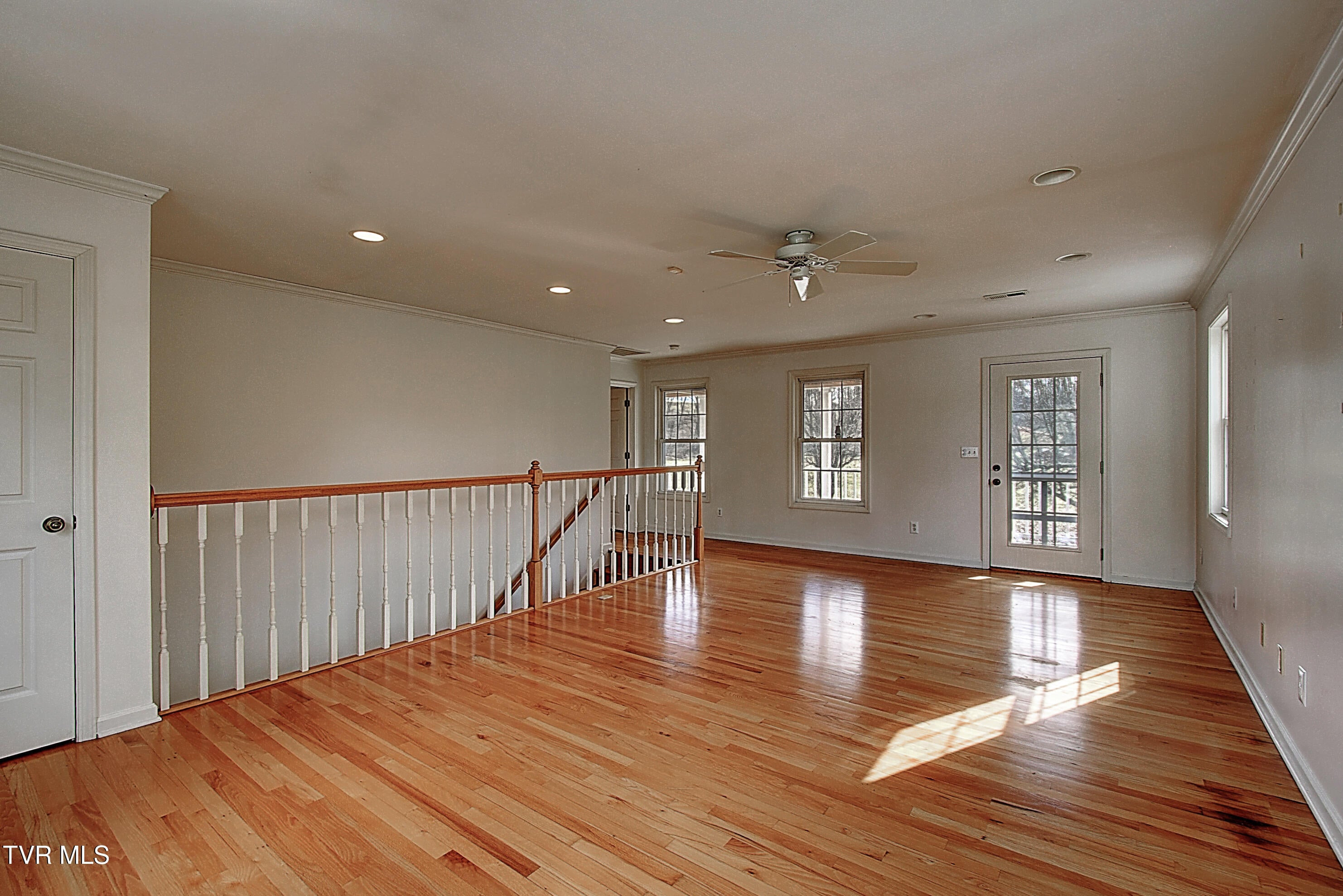 Johnson City, Tennessee, 37601, United States, 4 Bedrooms Bedrooms, ,3 BathroomsBathrooms,Residential,Active,1999331