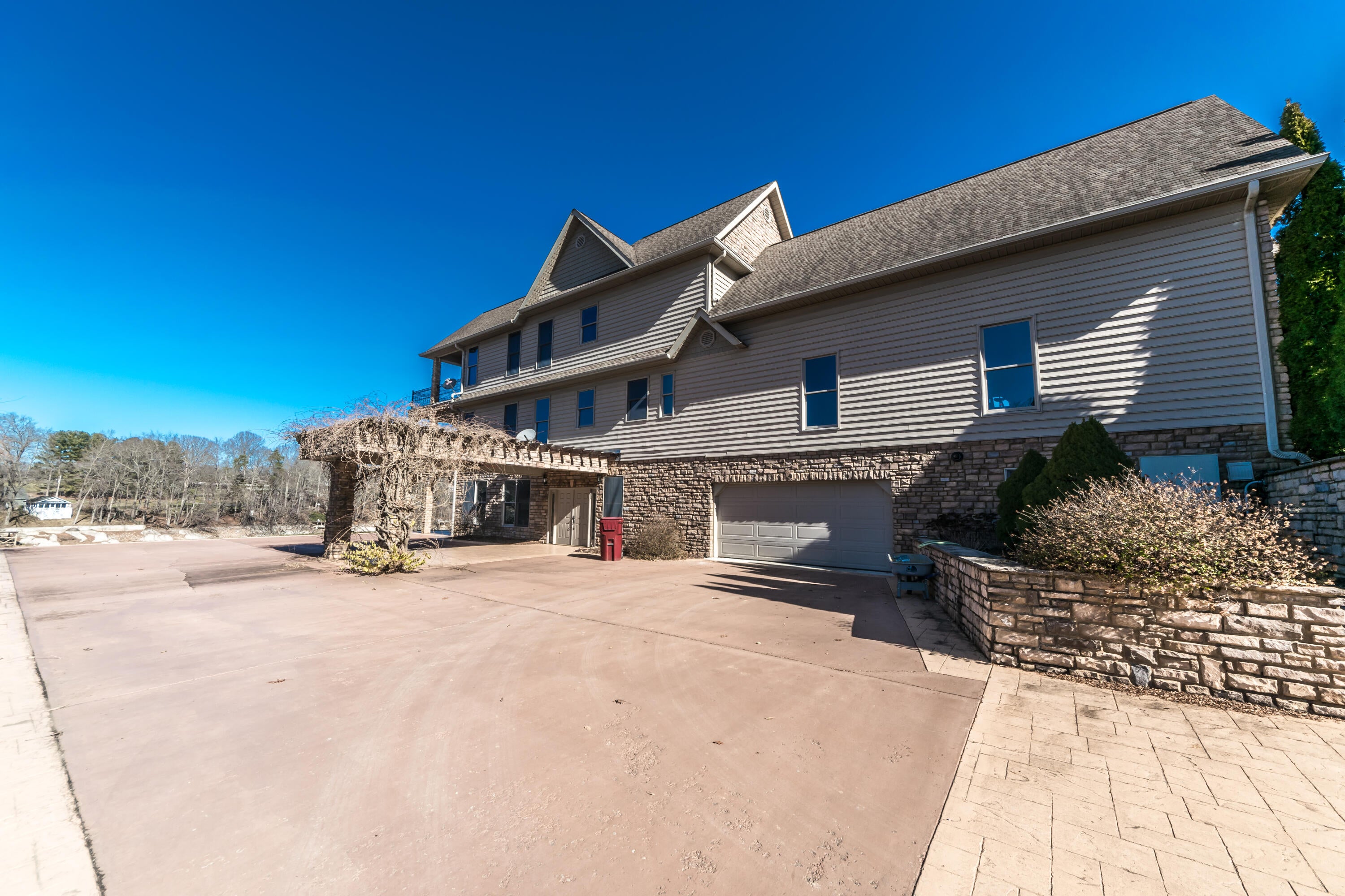 Johnson City, Tennessee, 37601, United States, ,11 BathroomsBathrooms,Residential,Active,1769538