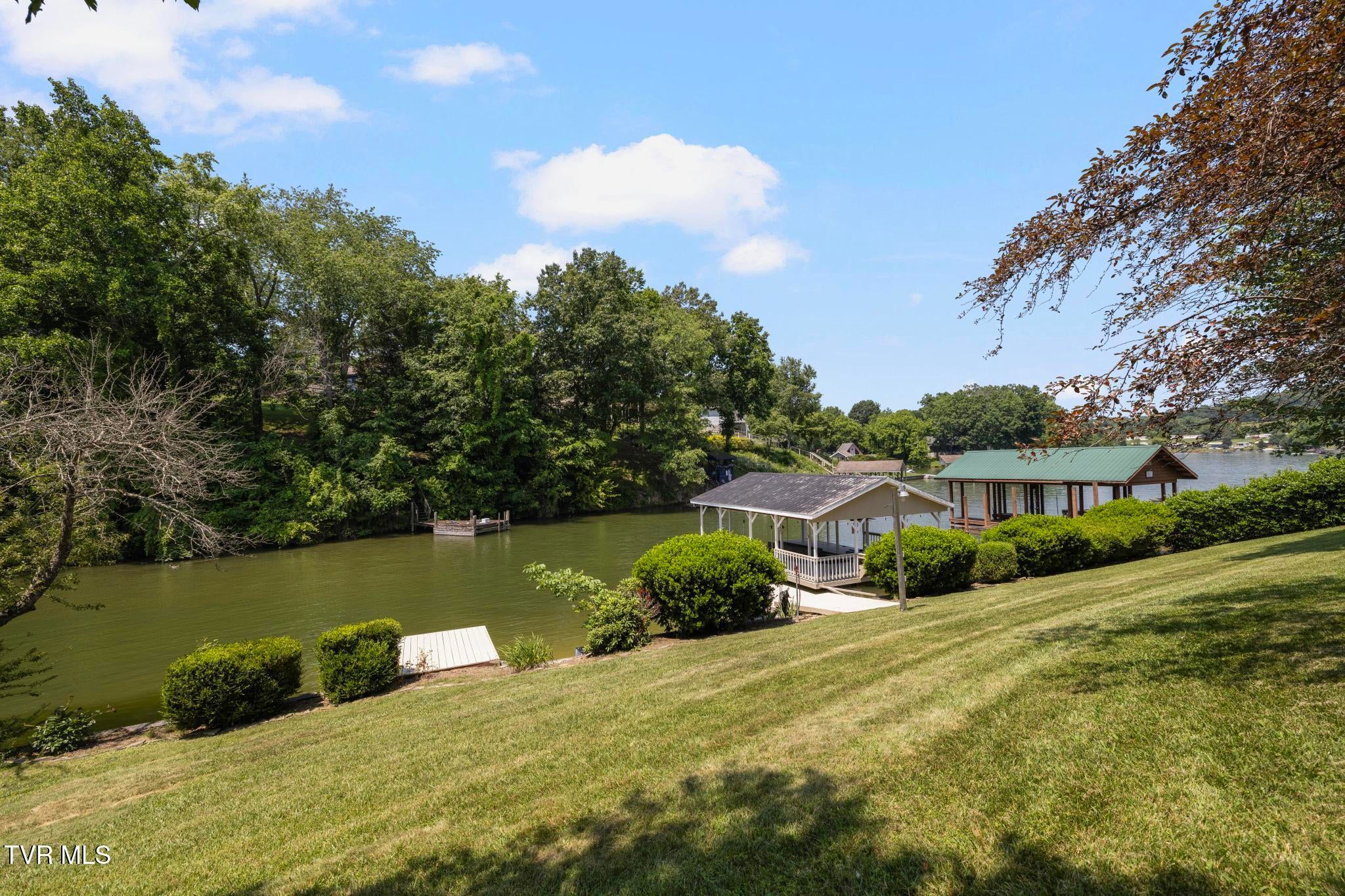 Piney Flats, Tennessee, 37686, United States, 5 Bedrooms Bedrooms, ,5 BathroomsBathrooms,Residential,Active,1849555