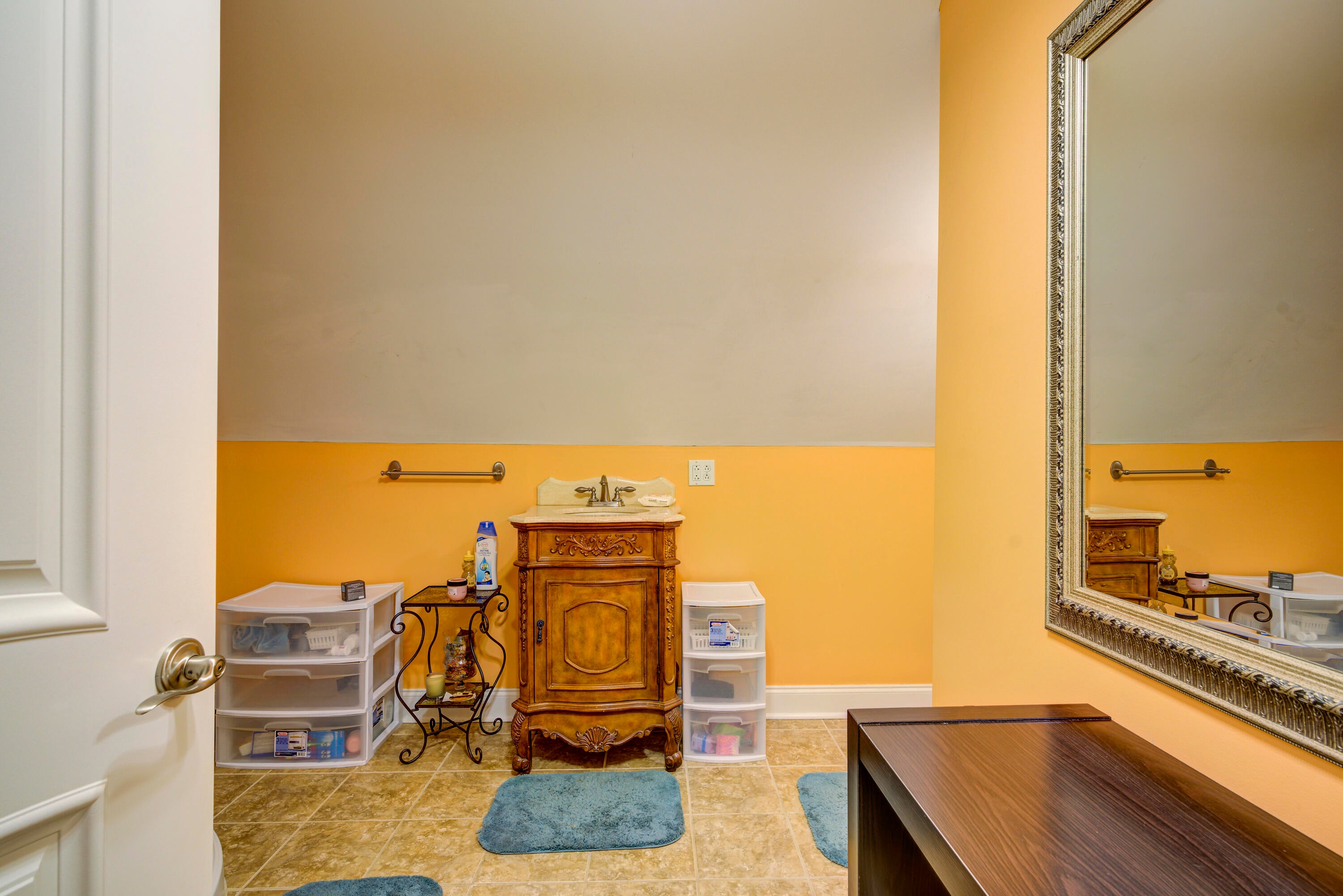 Johnson City, Tennessee, 37601, United States, ,11 BathroomsBathrooms,Residential,Active,1769538