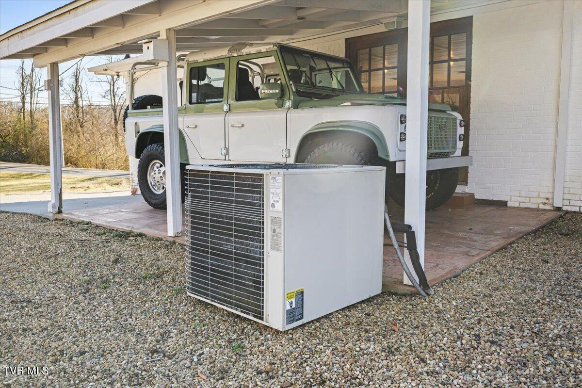 Johnson City, Tennessee, 37604, United States, 5 Bedrooms Bedrooms, ,6 BathroomsBathrooms,Residential,Active,2013176