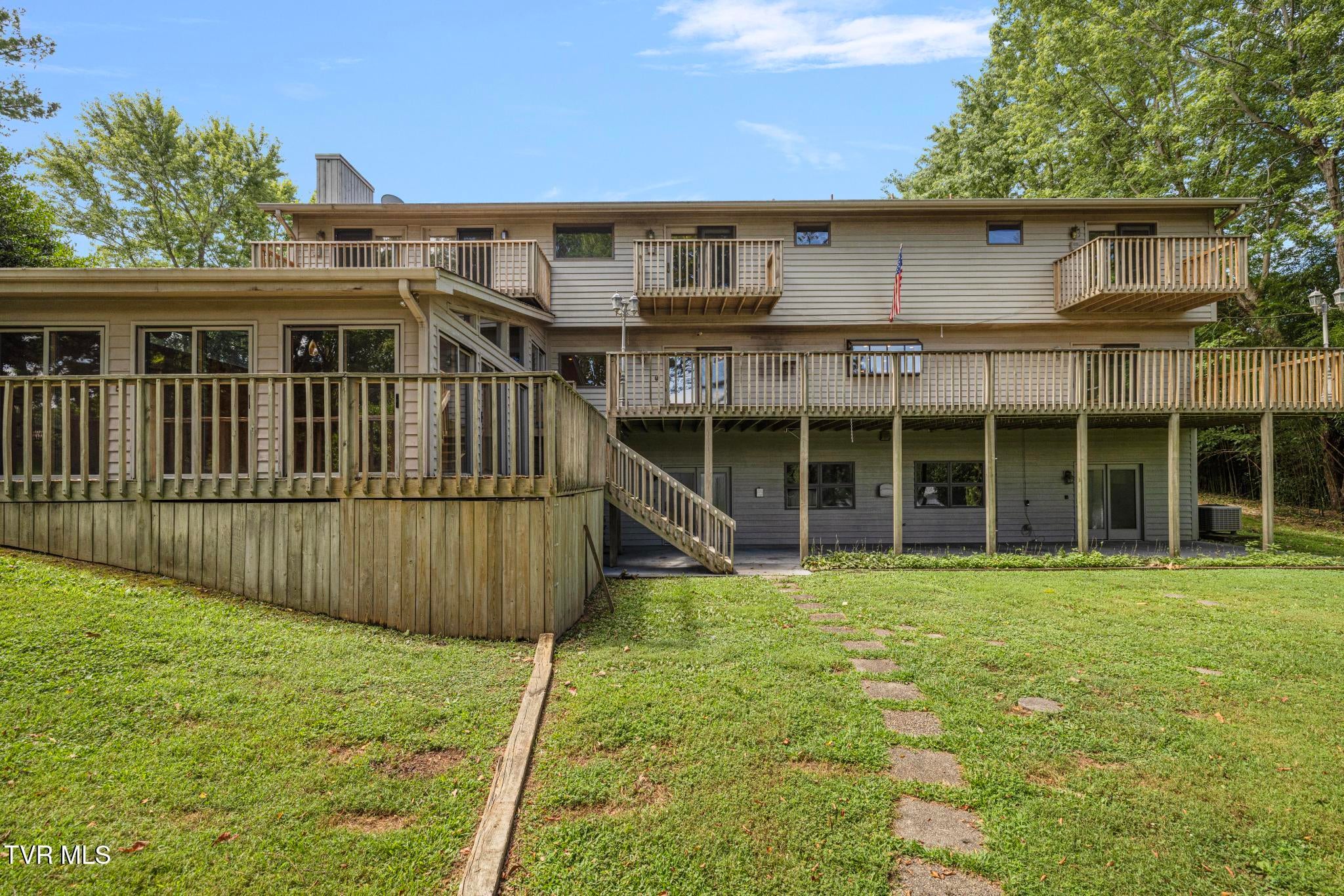 Gray, Tennessee, 37615, United States, 4 Bedrooms Bedrooms, ,5 BathroomsBathrooms,Residential,Active,1904698