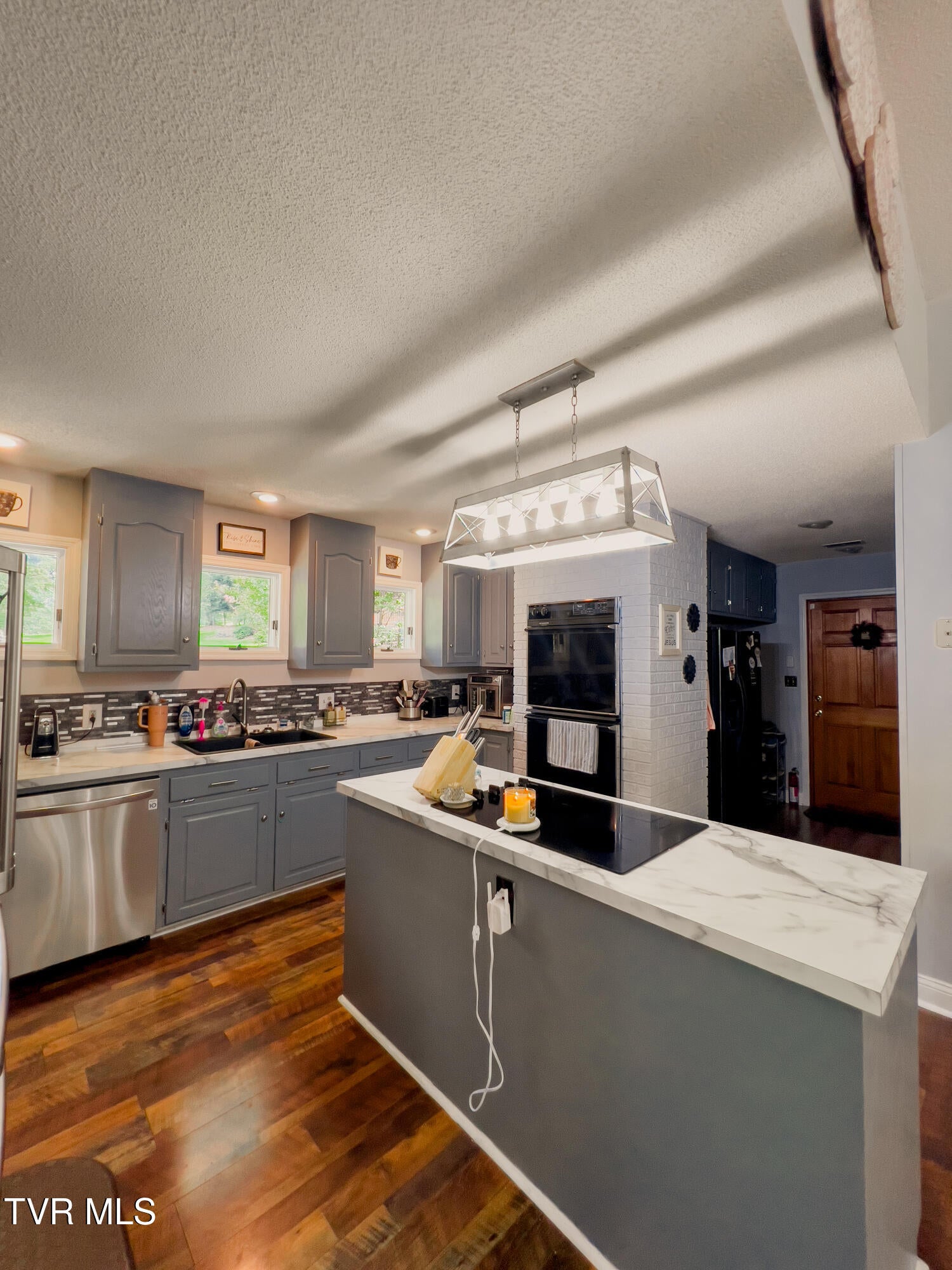 Unicoi, Tennessee, 37692, United States, 3 Bedrooms Bedrooms, ,4 BathroomsBathrooms,Residential,Active,1936616