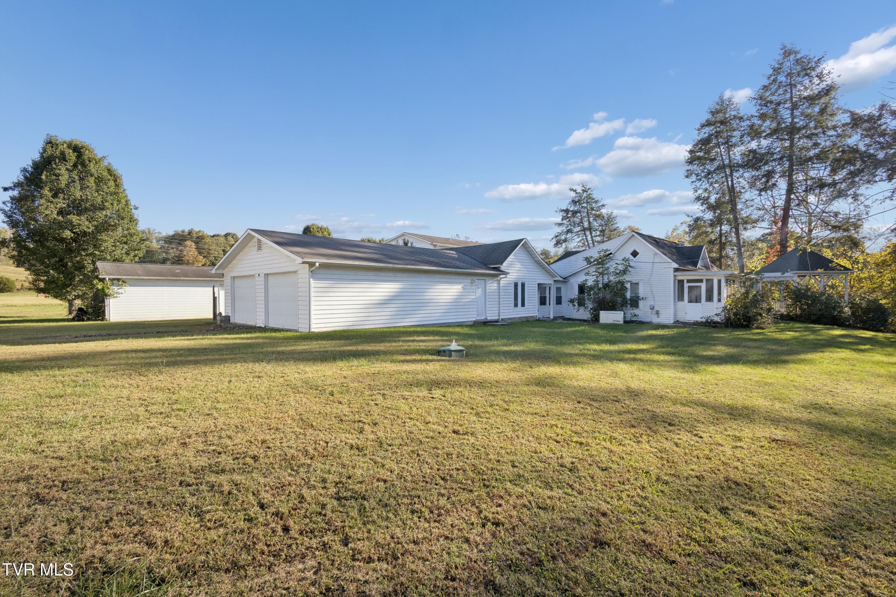 Johnson City, Tennessee, 37601, United States, 4 Bedrooms Bedrooms, ,3 BathroomsBathrooms,Residential,Active,1999331