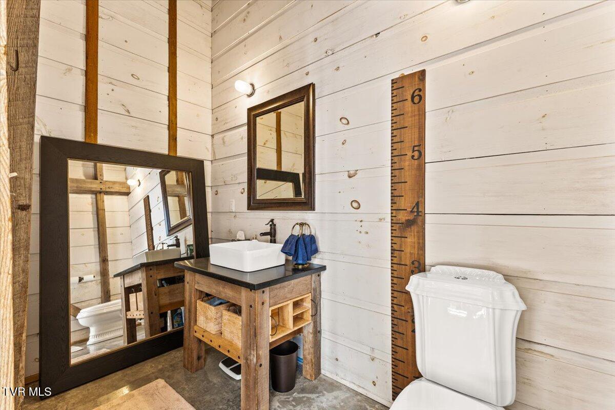 Johnson City, Tennessee, 37604, United States, 5 Bedrooms Bedrooms, ,6 BathroomsBathrooms,Residential,Active,2013176