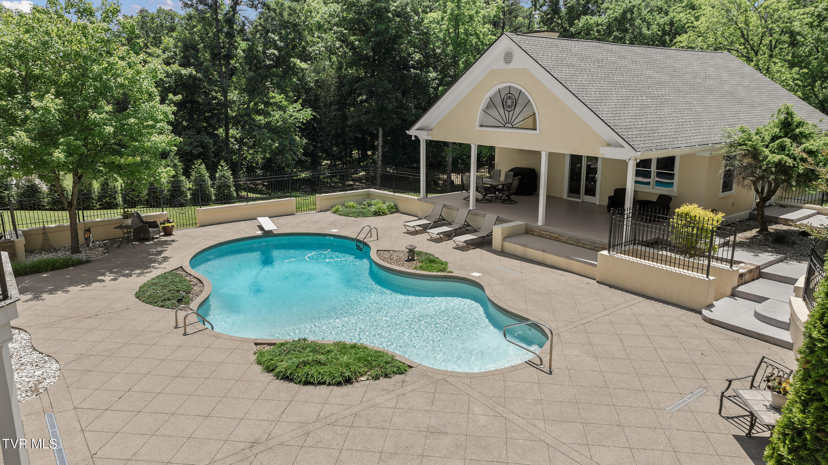 Blountville, Tennessee, 37617, United States, 8 Bedrooms Bedrooms, ,8 BathroomsBathrooms,Residential,Active,2007073