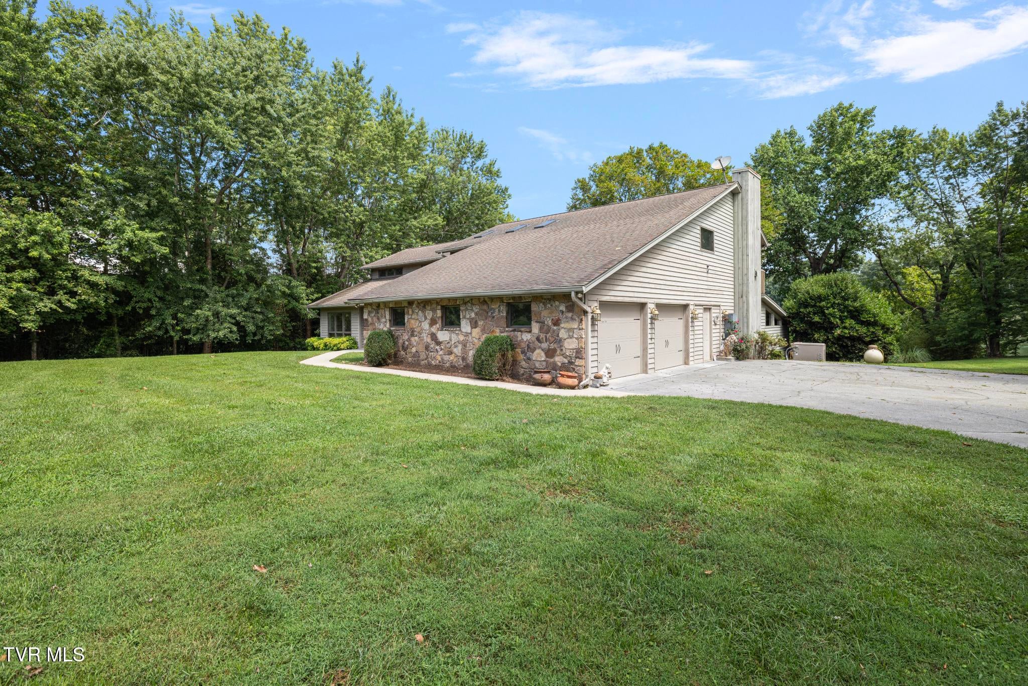 Gray, Tennessee, 37615, United States, 4 Bedrooms Bedrooms, ,5 BathroomsBathrooms,Residential,Active,1904698