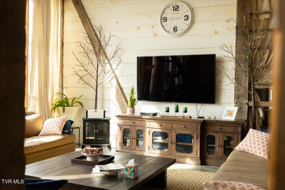 Johnson City, Tennessee, 37604, United States, 5 Bedrooms Bedrooms, ,6 BathroomsBathrooms,Residential,Active,2013176