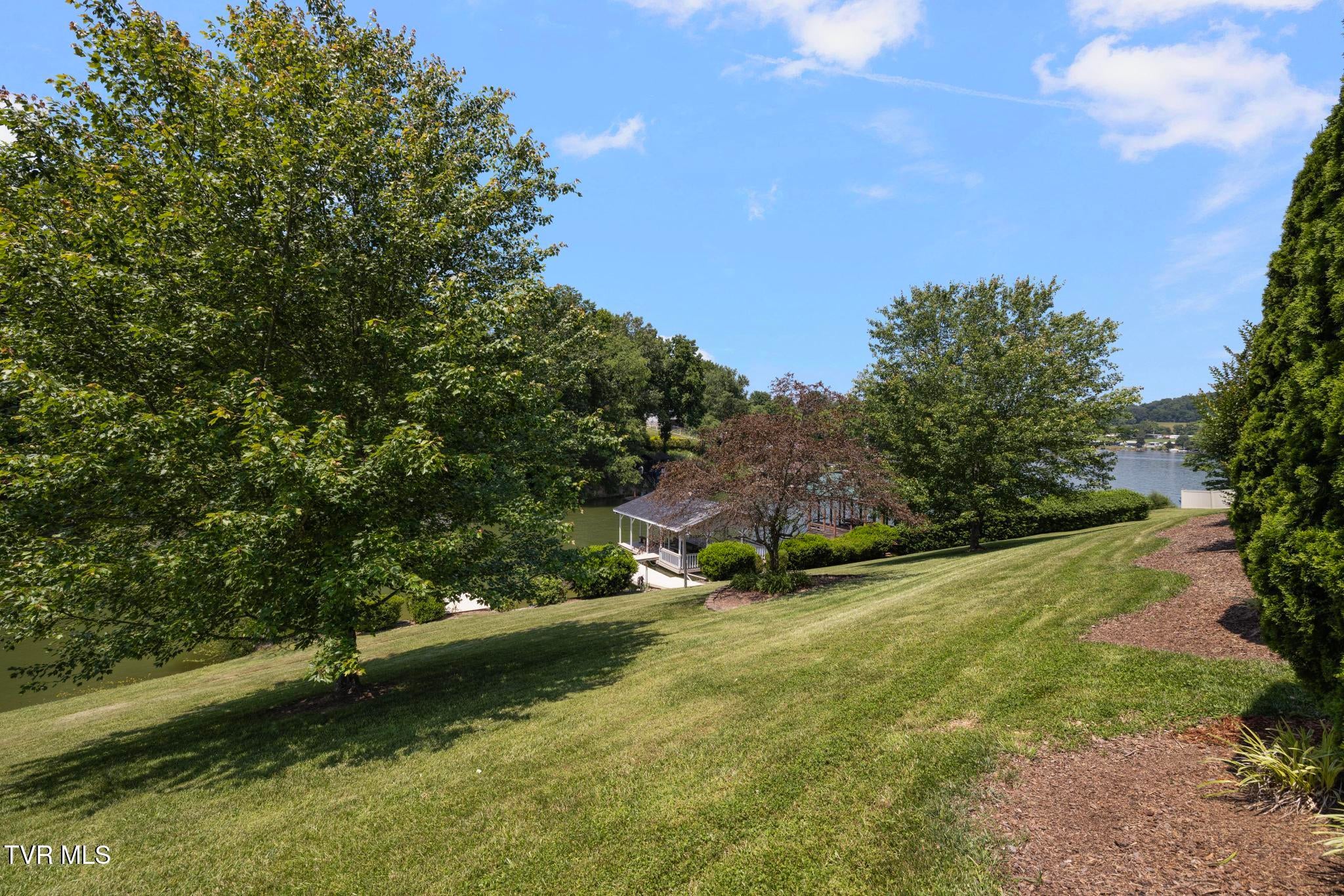 Piney Flats, Tennessee, 37686, United States, 5 Bedrooms Bedrooms, ,5 BathroomsBathrooms,Residential,Active,1849555