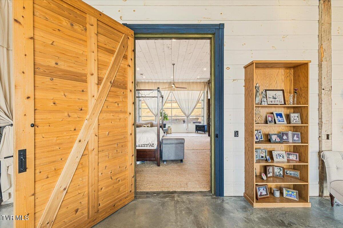 Johnson City, Tennessee, 37604, United States, 5 Bedrooms Bedrooms, ,6 BathroomsBathrooms,Residential,Active,2013176