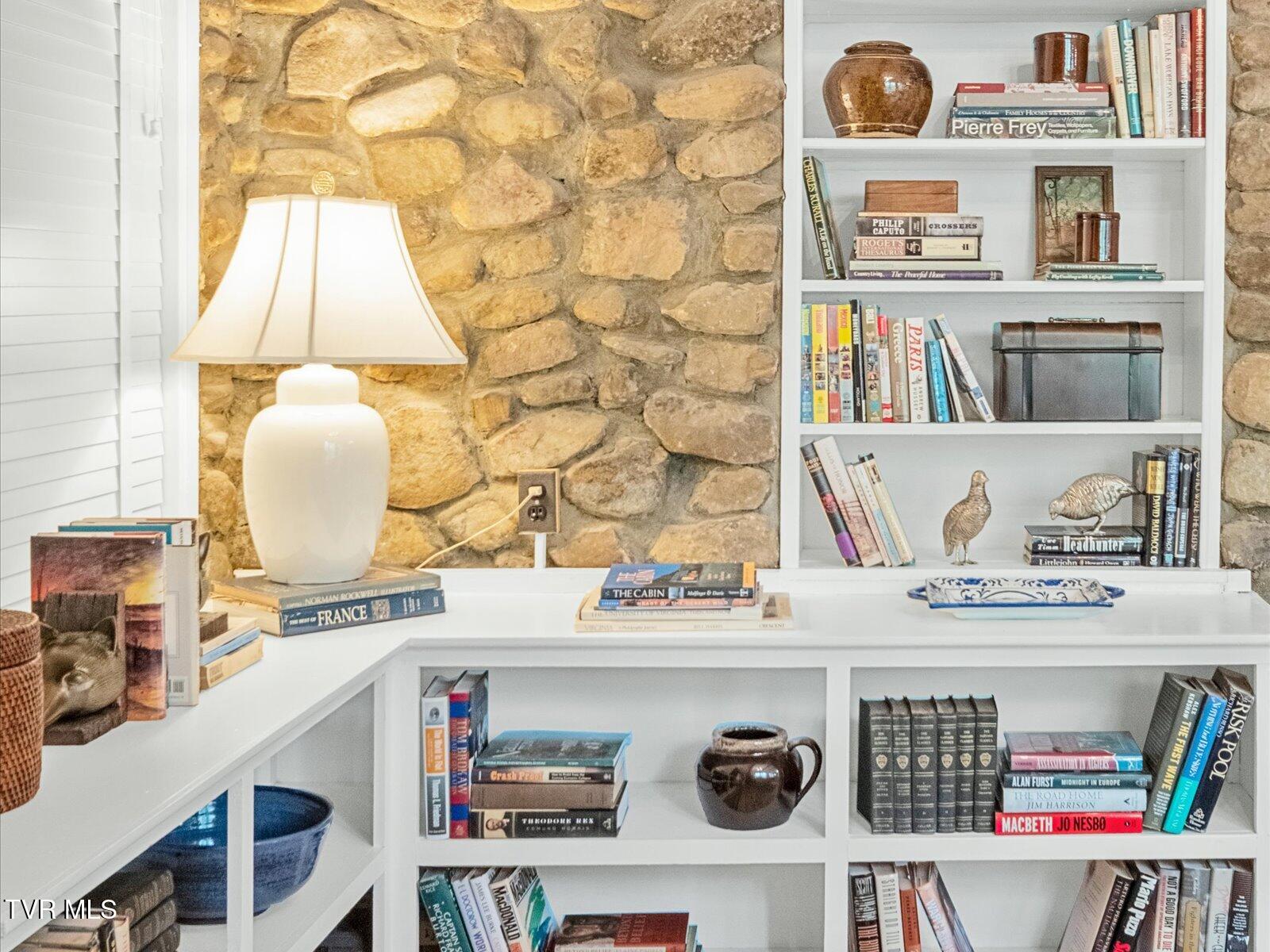 Bristol, Tennessee, 37620, United States, 3 Bedrooms Bedrooms, ,3 BathroomsBathrooms,Residential,Active,2007074