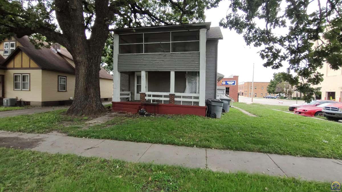 427 MARKET ST, EMPORIA, KS 66801, photo 1 of 5