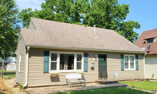 302 WALNUT ST, VALLEY FALLS, KS 66088 - Image 1