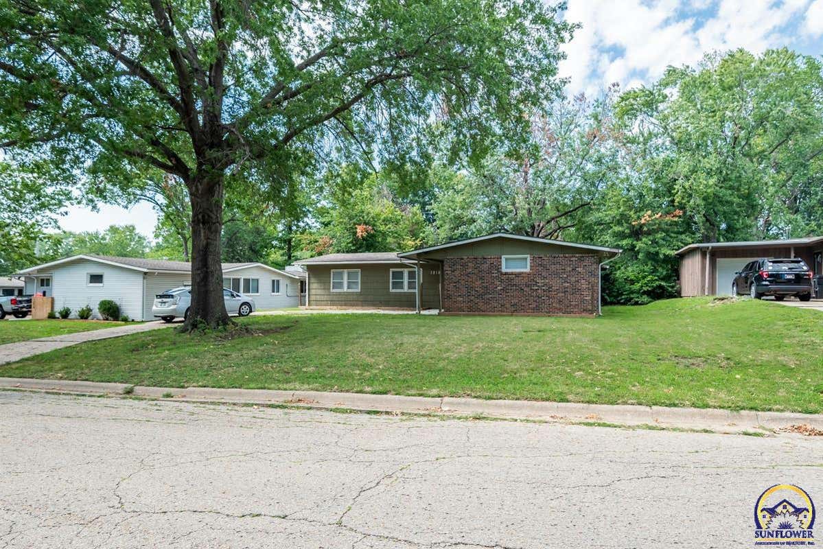 1218 SW CORNWALL ST, TOPEKA, KS 66611, photo 1 of 30