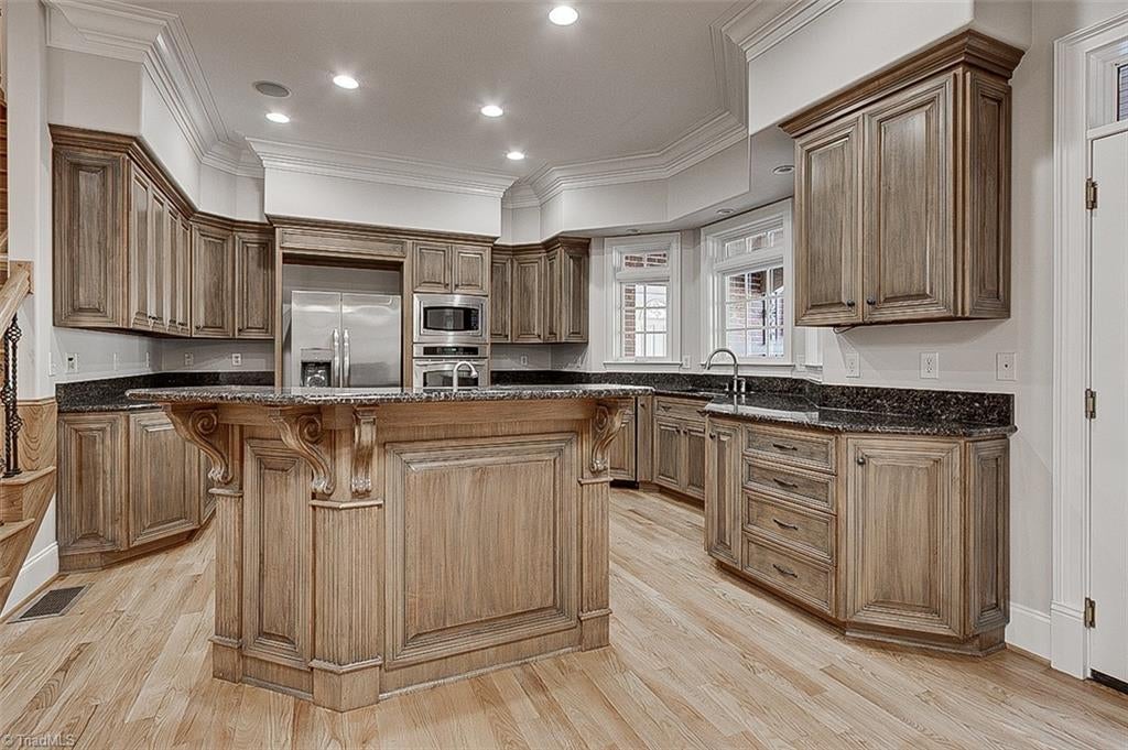 Asheboro, North Carolina, 27205, United States, 4 Bedrooms Bedrooms, ,7 BathroomsBathrooms,Residential,Active,1998563