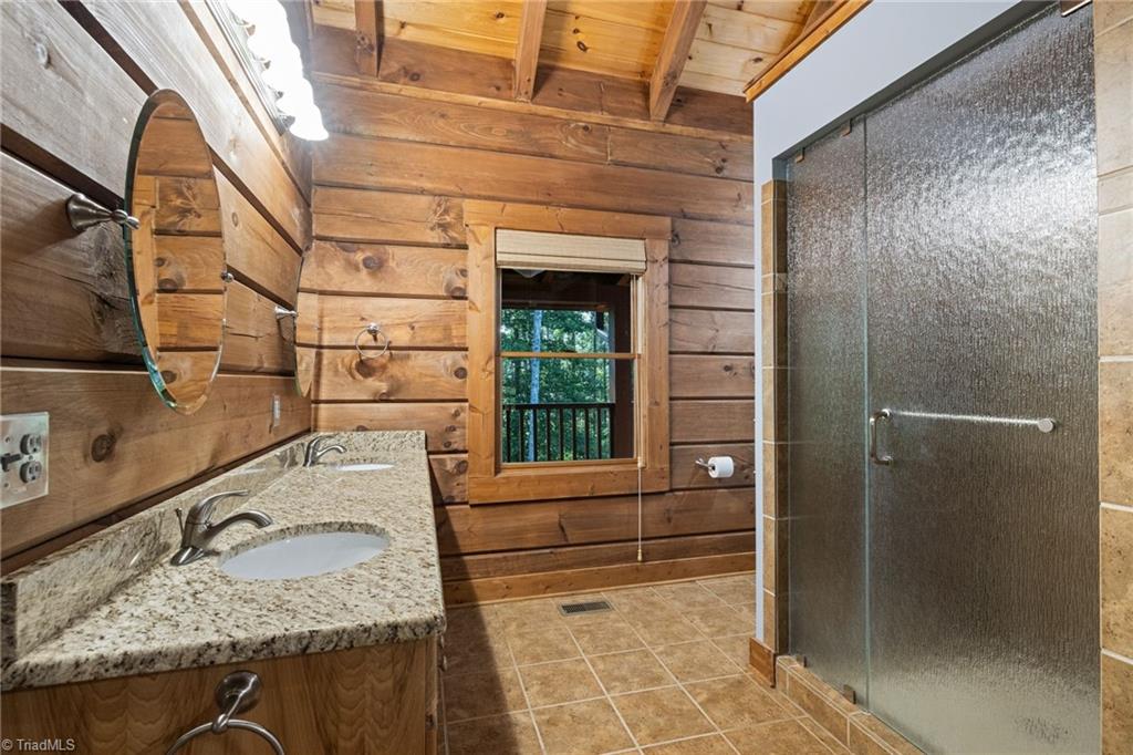 Lenoir, North Carolina, 28645, United States, ,4 BathroomsBathrooms,Residential,Active,1843857