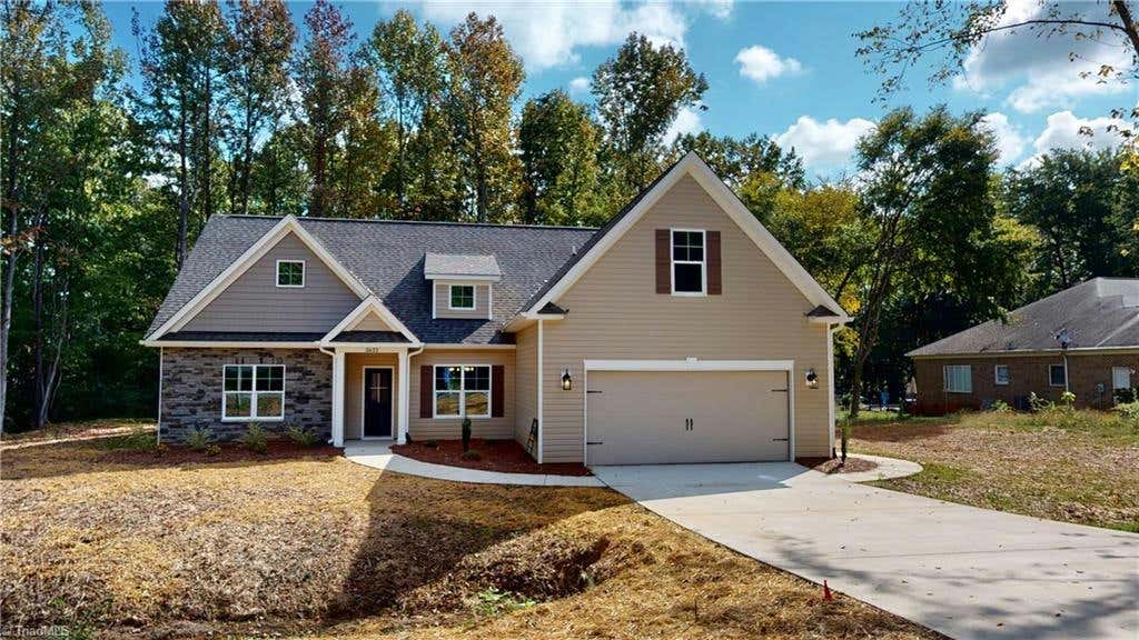 3622 HUNTINGRIDGE DR, HIGH POINT, NC 27265, photo 1 of 16