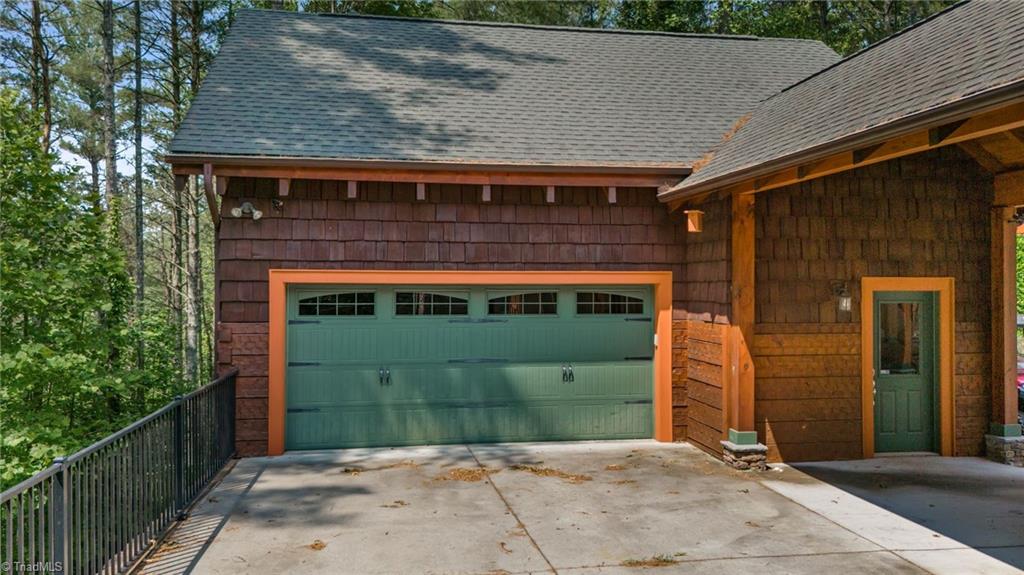 Lenoir, North Carolina, 28645, United States, ,4 BathroomsBathrooms,Residential,Active,1843857