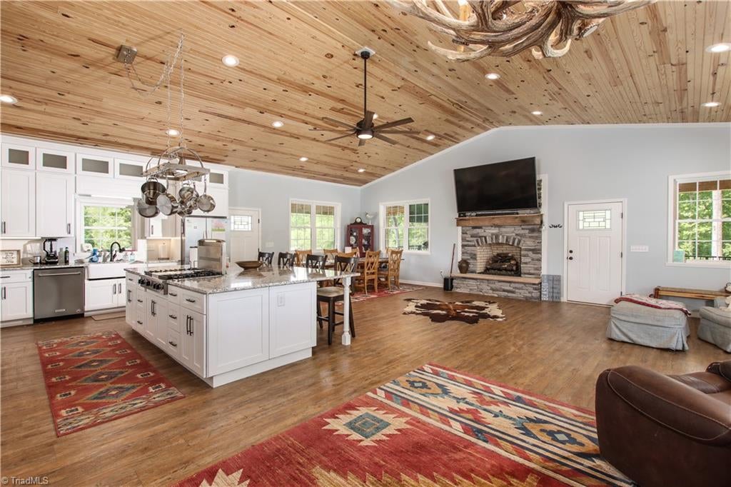 Star, North Carolina, 27356, United States, ,3 BathroomsBathrooms,Residential,Active,1764908