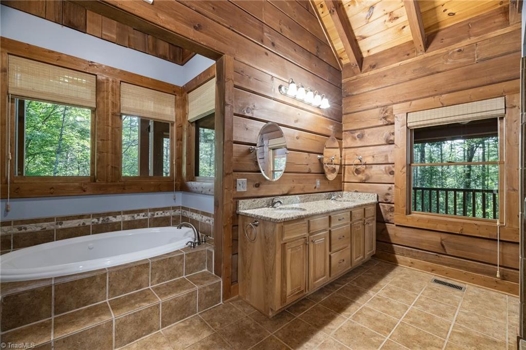 Lenoir, North Carolina, 28645, United States, ,4 BathroomsBathrooms,Residential,Active,1843857